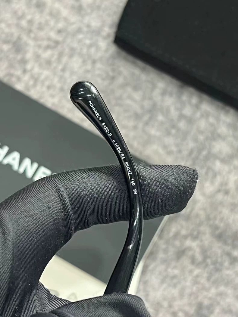 Chanel Chanel Sunglasses with Case, Like New Condition -2505 Size ONE SIZE - 9 Thumbnail