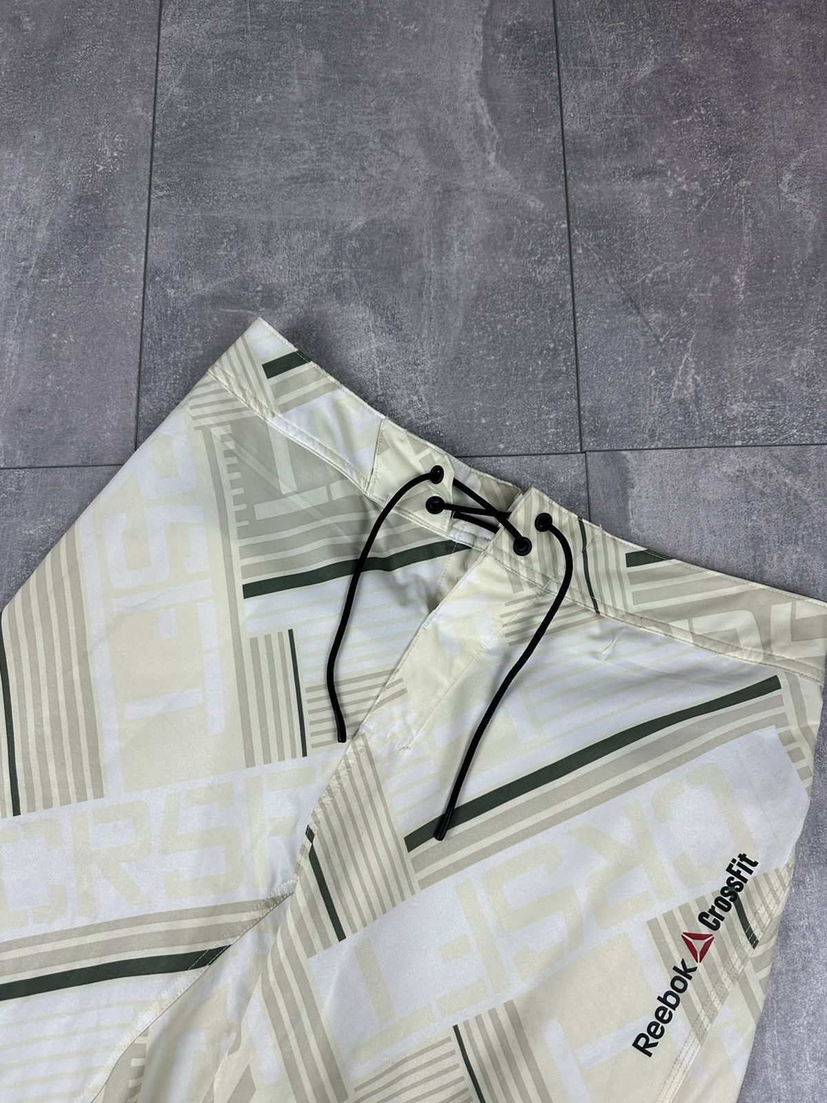 Reebok Reebok CrossFit Geometric Print Logo Sport Short Size US 29 - 4 Thumbnail