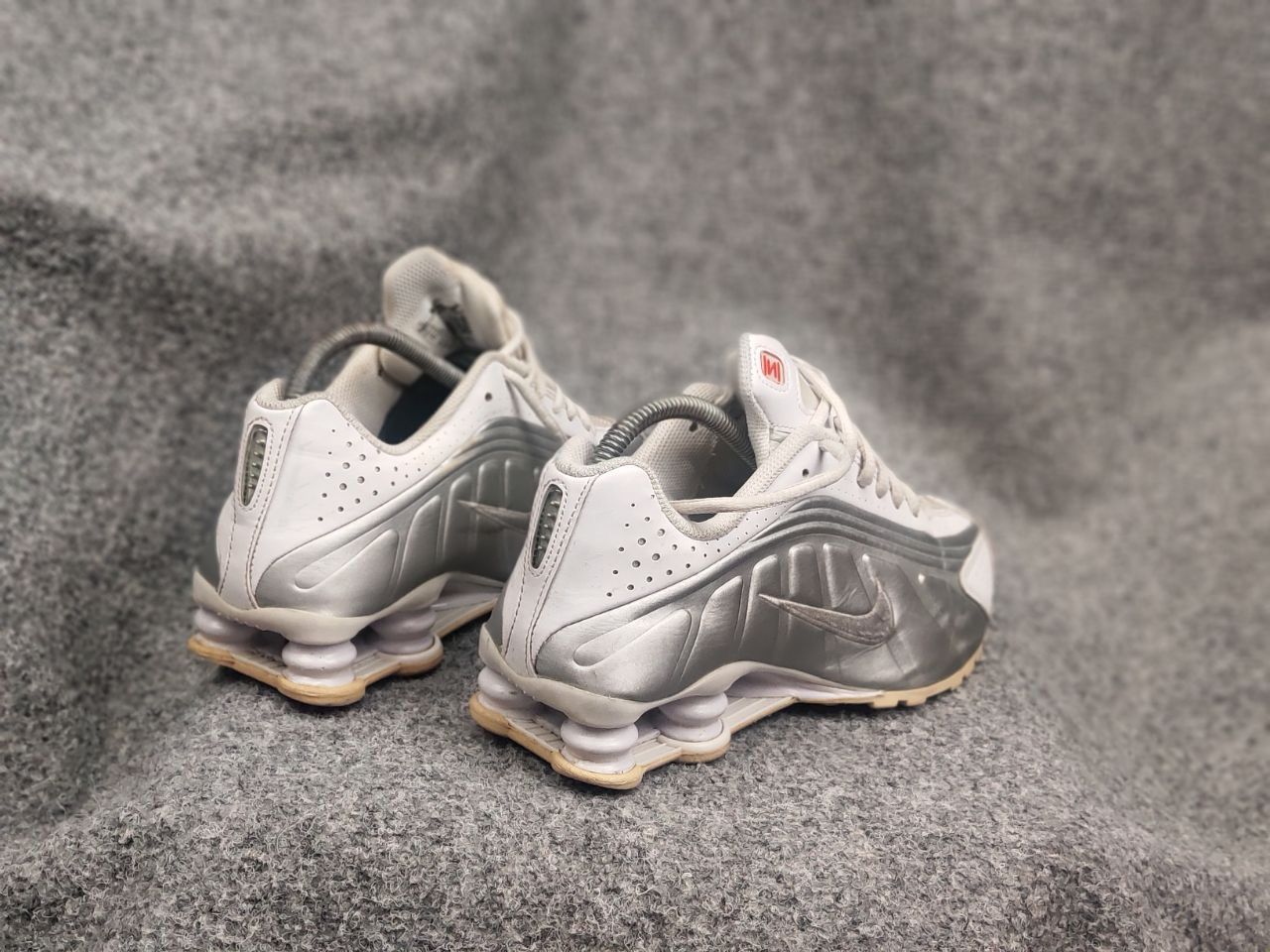 Nike Nike Shox R4 White Metallic Vintage Y2K Style Sneakers shoes Size US 5.5 / IT 35.5 - 13 Thumbnail