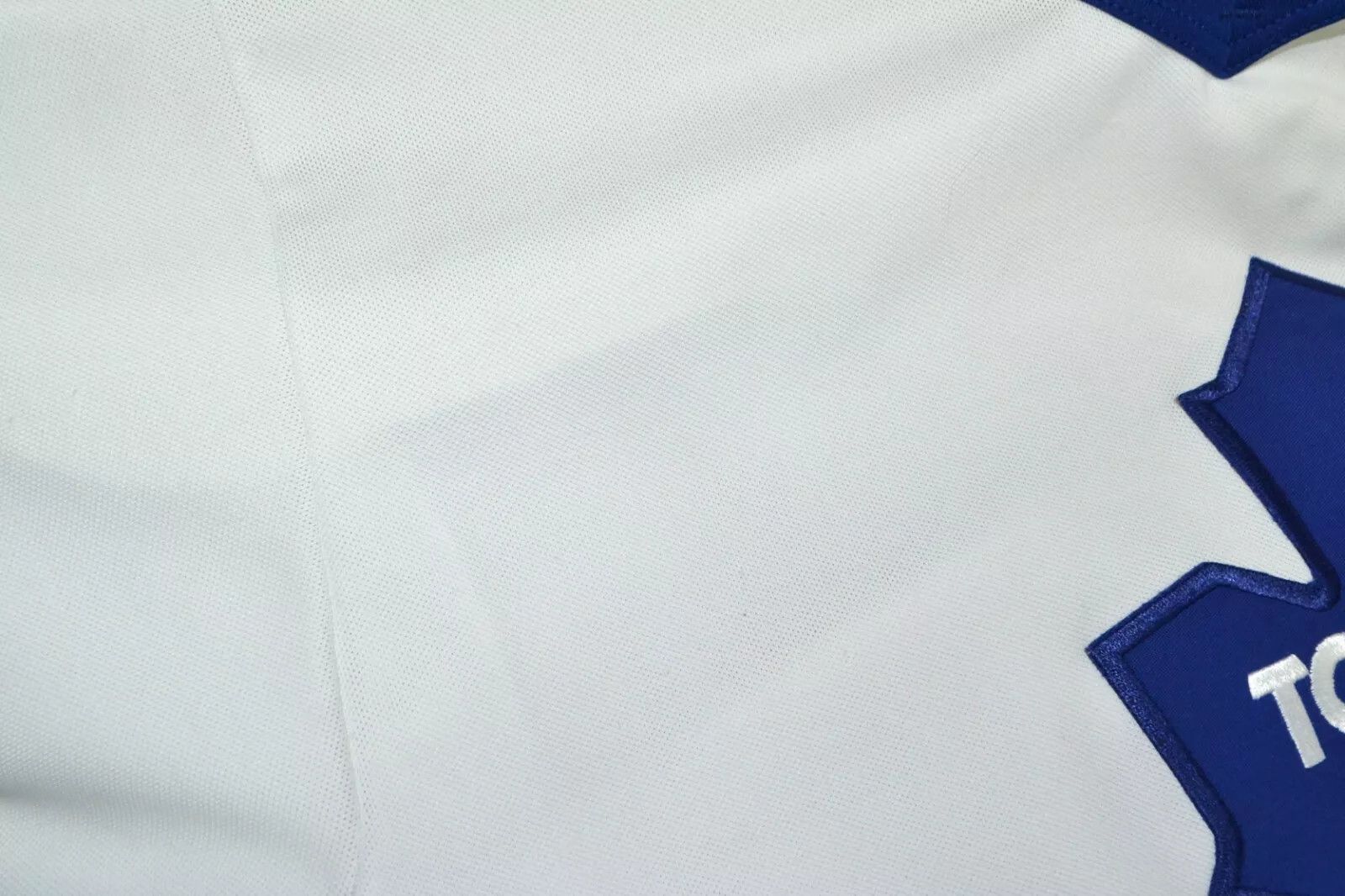 Ccm NHL TORONTO MAPLE LEAFS ICE HOCKEY SHIRT CCM SIZE M Size US M / EU 48-50 / 2 - 4 Thumbnail