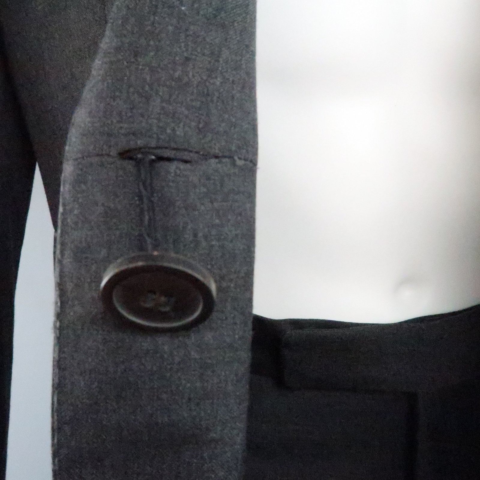 Lanvin LANVIN 40 Short Charcoal Wool Satin Trim Peak Lapel Suit Size 40R - 4 Thumbnail