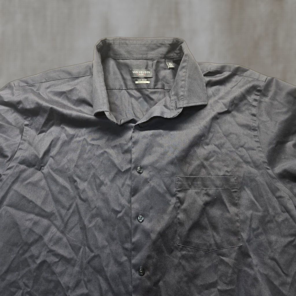 Van Heusen VINTAGE Van Heusen Dress Shirt Solid Black Classic-Fit Wrinkle-Free Flex Collar 17 Mens Shirt Size 46R - 1 Thumbnail