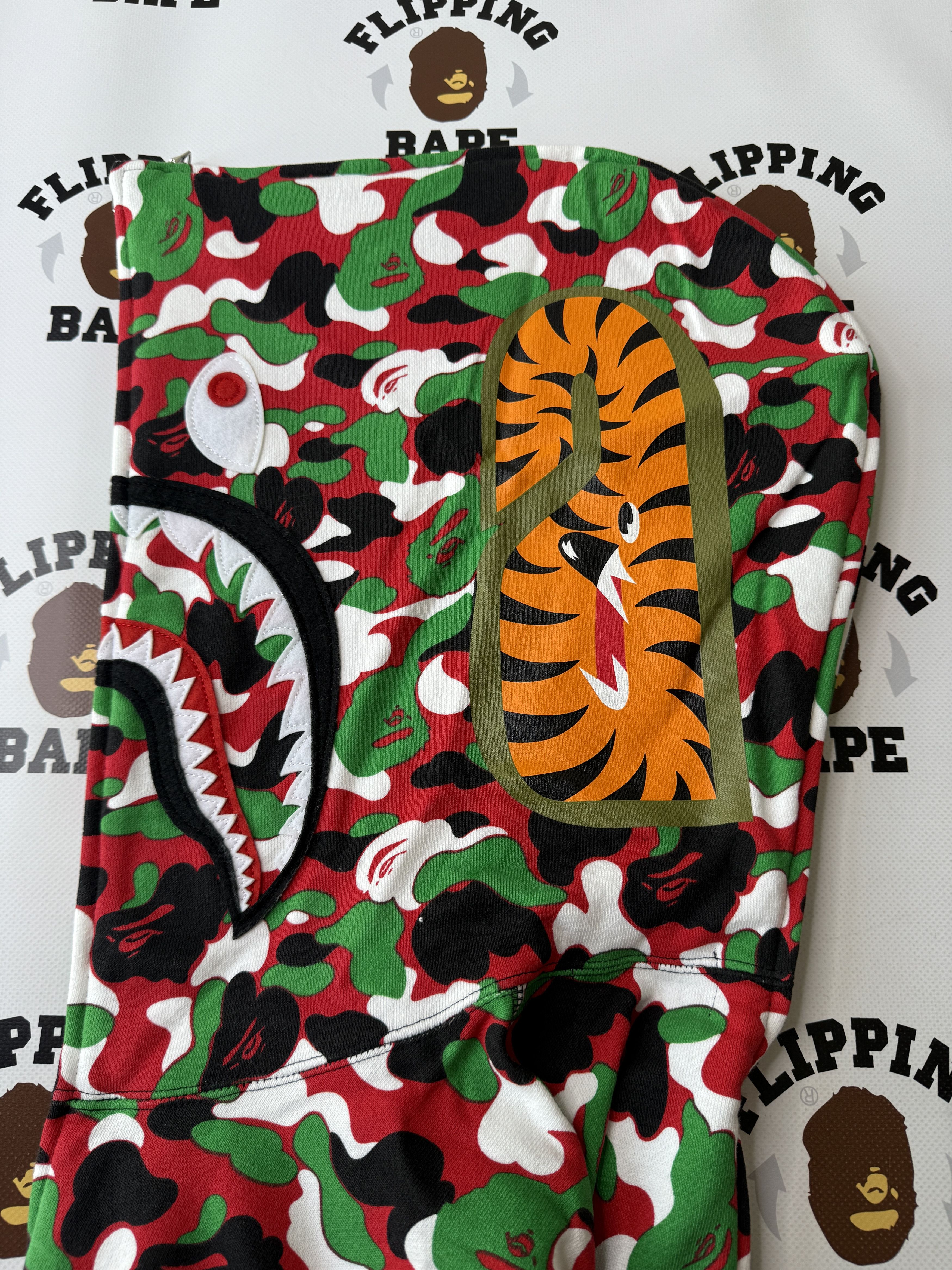 Bape BAPE DUBAI SEPARATE SHARK FULL ZIP HOODIE Size US XL / EU 56 / 4 - 6 Thumbnail