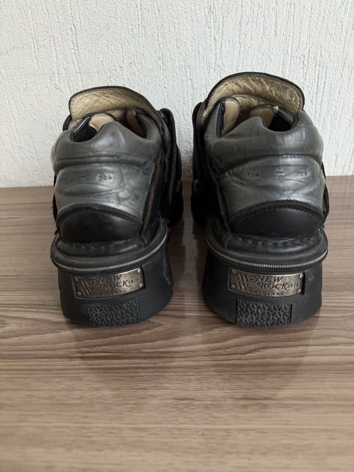 New Rock Rare❗️❗️Ankle metallic Boots like swear Size US 11 / EU 44 - 19 Thumbnail