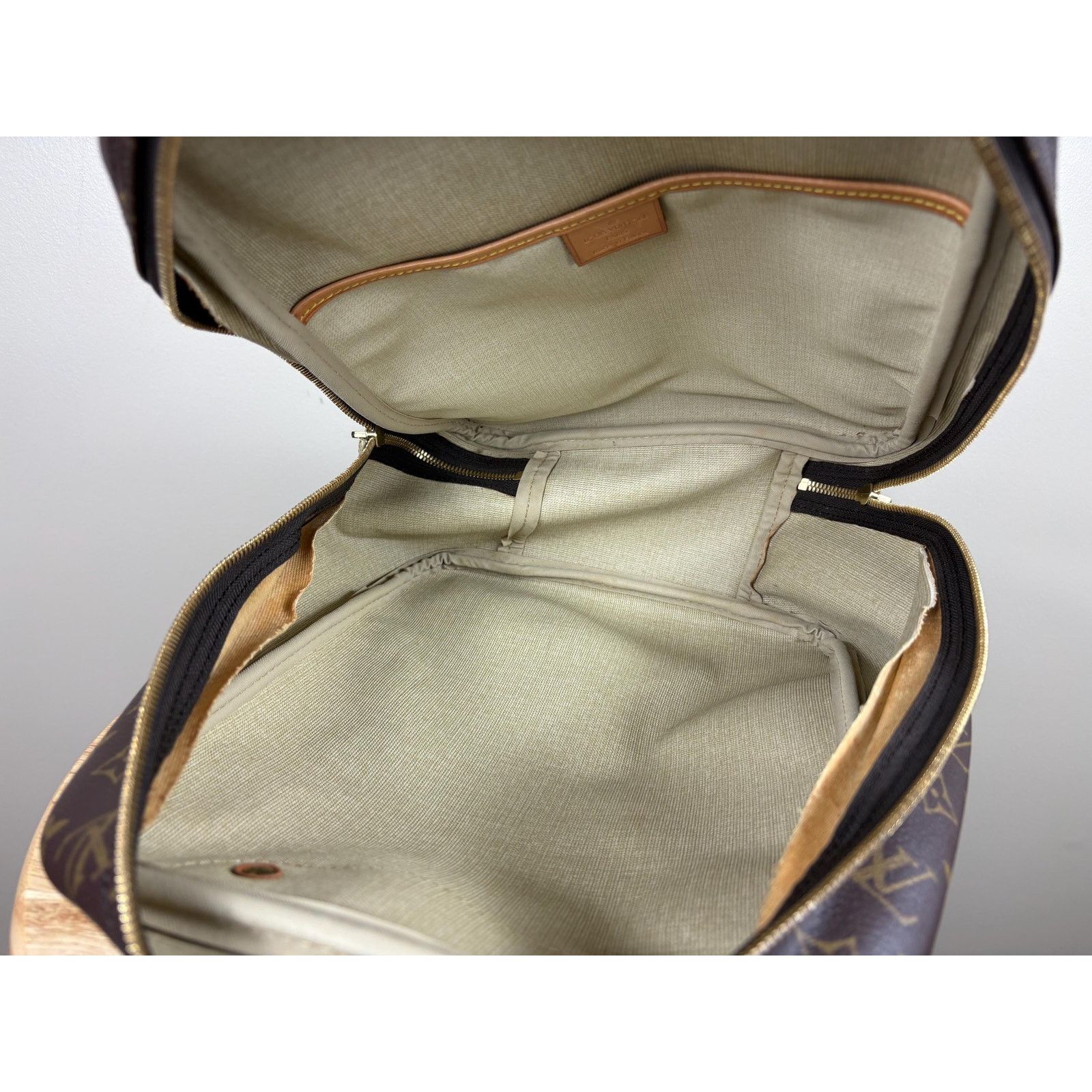 Louis Vuitton Authentic Louis Vuitton Excursion Hand Bag Monogram Size ONE SIZE - 10 Thumbnail