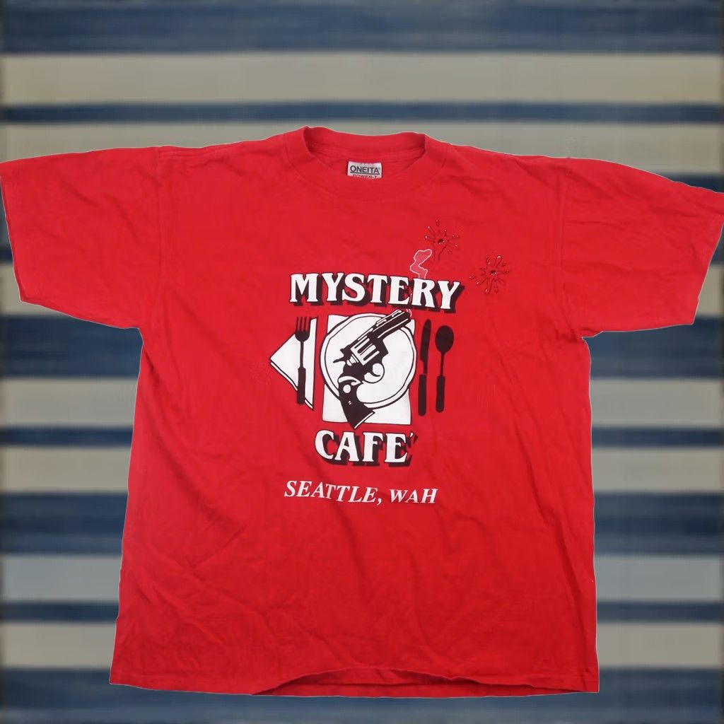 Vintage VINTAGE Mystery Cafe of Seattle Mens T-Shirt L Red Graphic Size US L / EU 52-54 / 3 - 1 Thumbnail