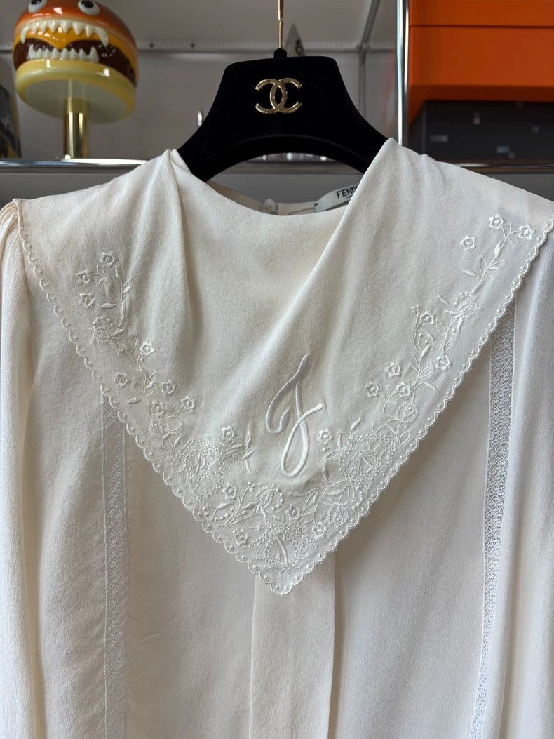 Other FENDI Delicate embroidered lace mulberry silk shirt, size Size XXS / US 00 / IT 34 - 7 Thumbnail