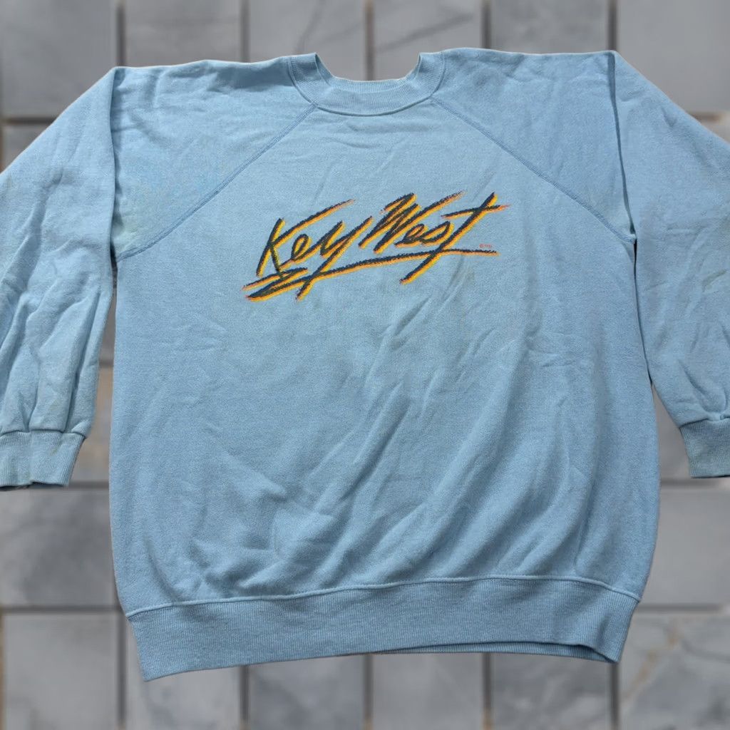 Hanes VINTAGE Hanes Sweatshirt Key West Crewneck Mens Blue Graphic Knit Pullover Long Sleeve Casual 90s USA Size US L / EU 52-54 / 3 - 1 Thumbnail