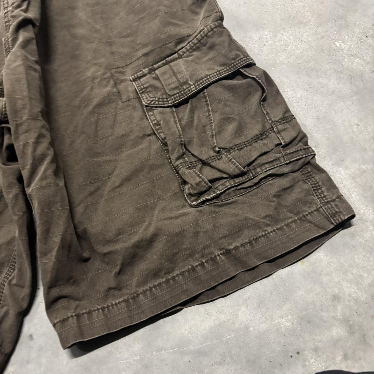 Japanese Brand × Vintage Crazy Vintage Y2K/2000s Baggy Brown Streetwear Skater Style Cargo Shorts! Size US 34 / EU 50 - 4 Thumbnail