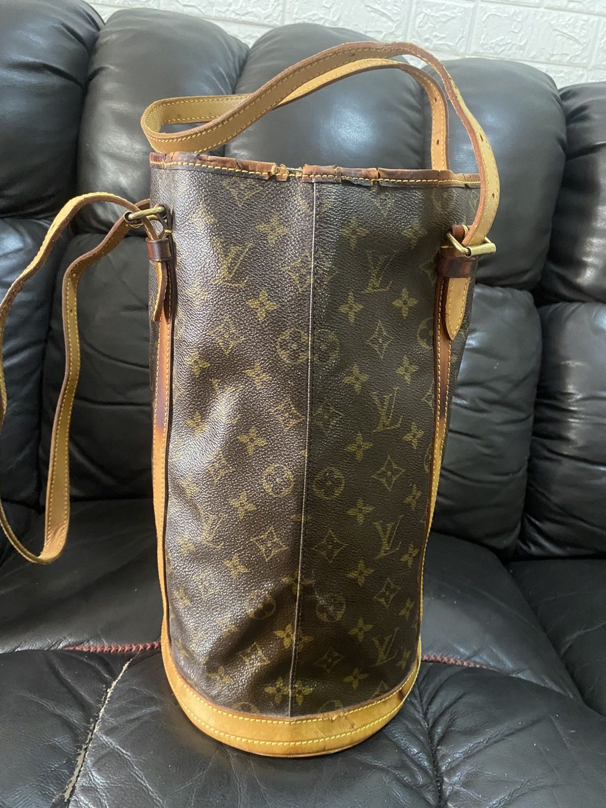 Louis Vuitton Authentic Louis Vuitton Monogram Bucket GM Size ONE SIZE - 11 Thumbnail