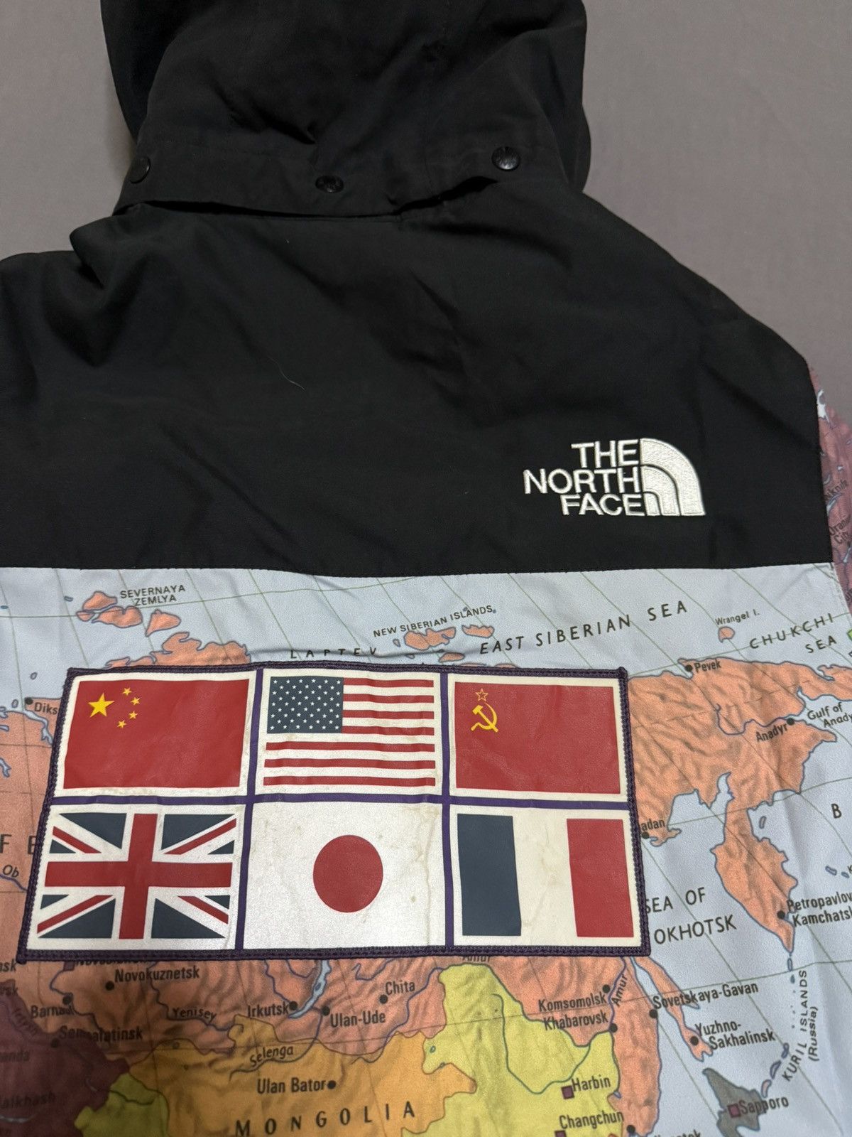 Supreme tnf the north face maps atlas coach Jacket