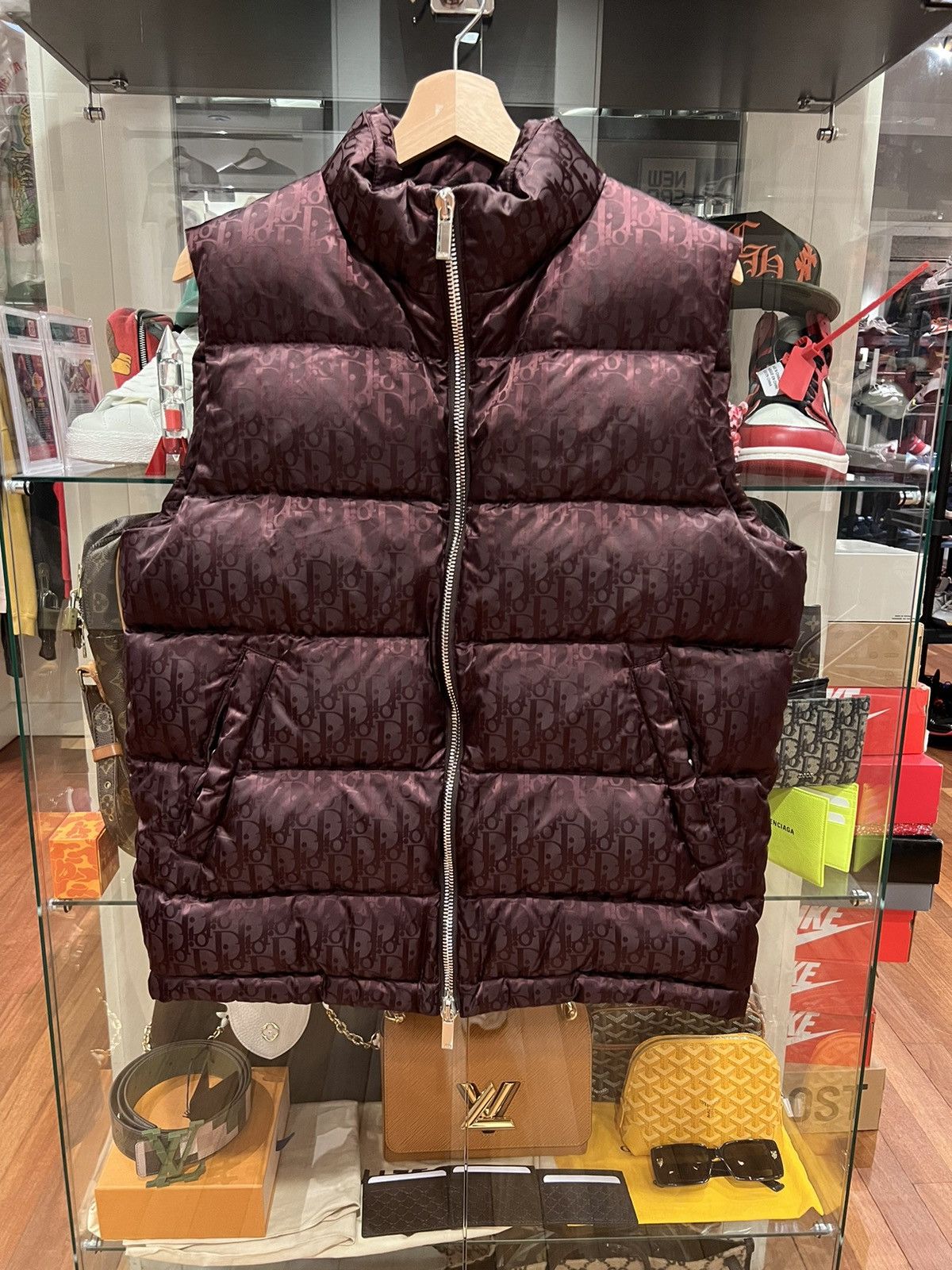 DIOR OBLIQUE PUFFER VEST BURGUNDY