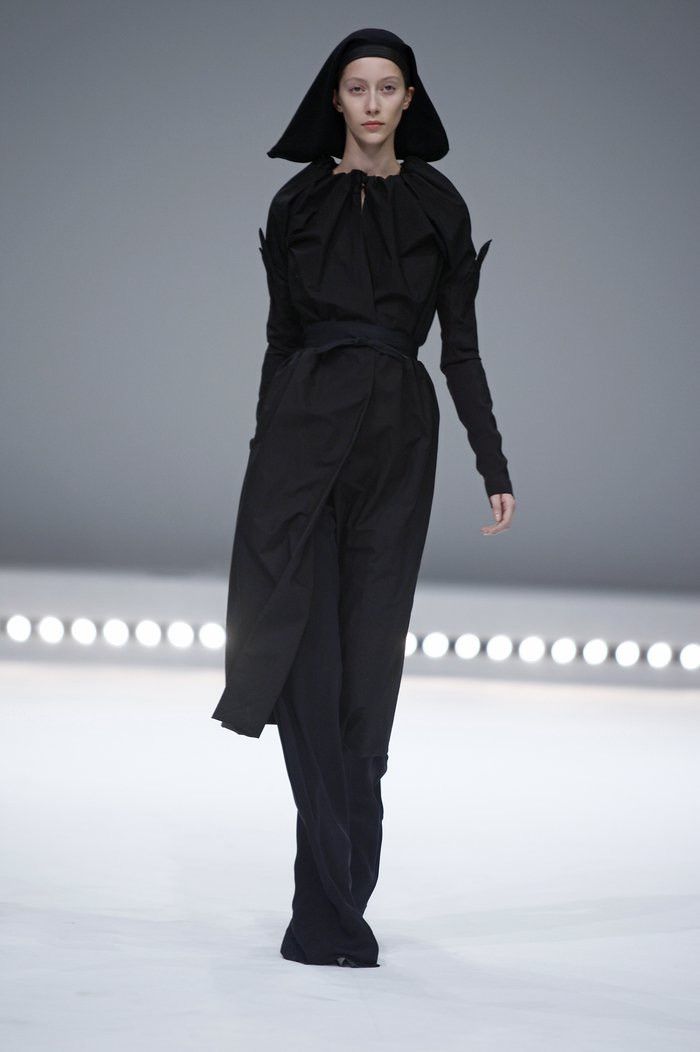 Rick Owens RARE Rick Owens strutter cape coat Size S / US 4 / IT 40 - 1 Thumbnail