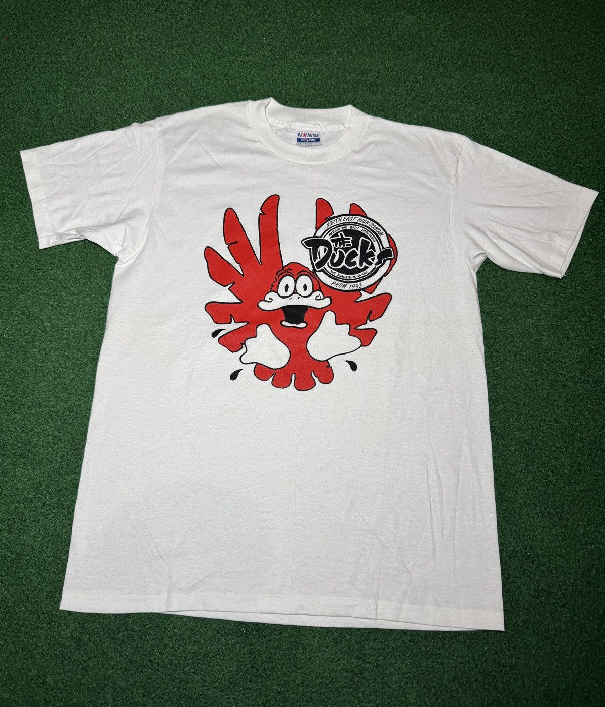 Hanes The Screaming Ducks North East High School 90s Prom T Shirt Size US L / EU 52-54 / 3 - 1 Thumbnail