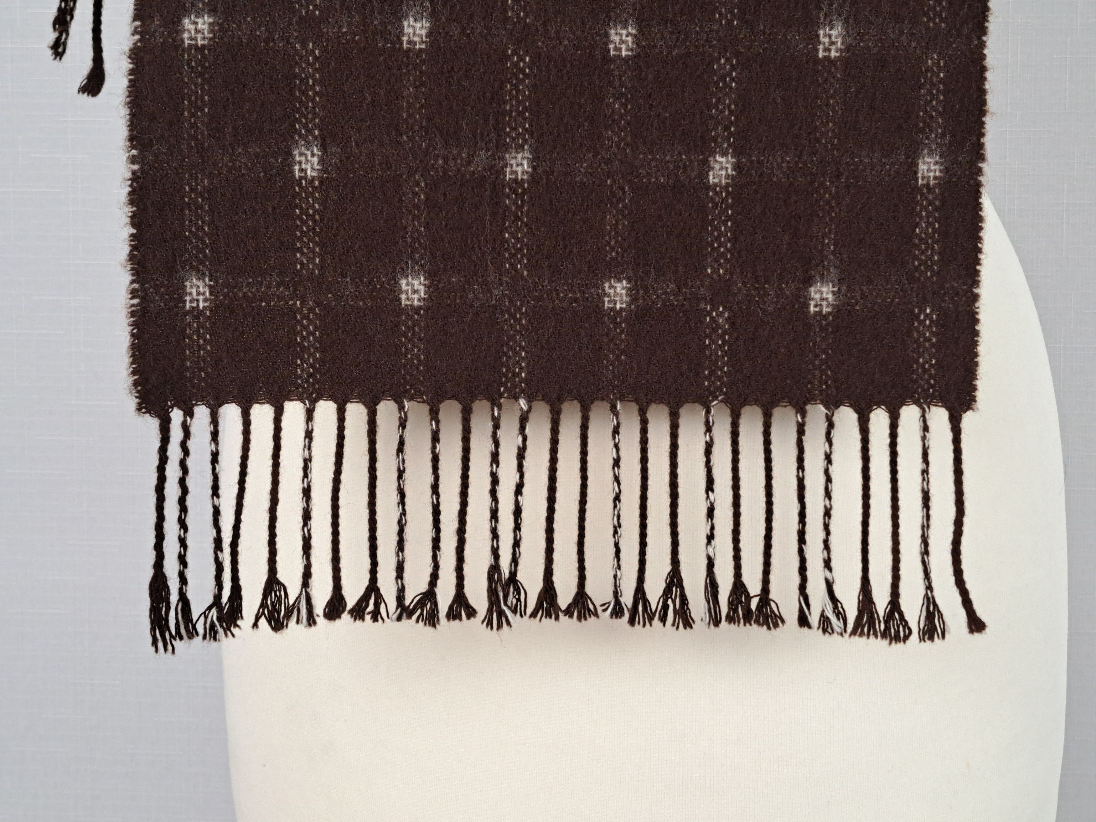 Johnstons Of Elgin Johnstons Of Elgin wool/cashmere scarf. Made in Scotland. Size ONE SIZE - 6 Thumbnail