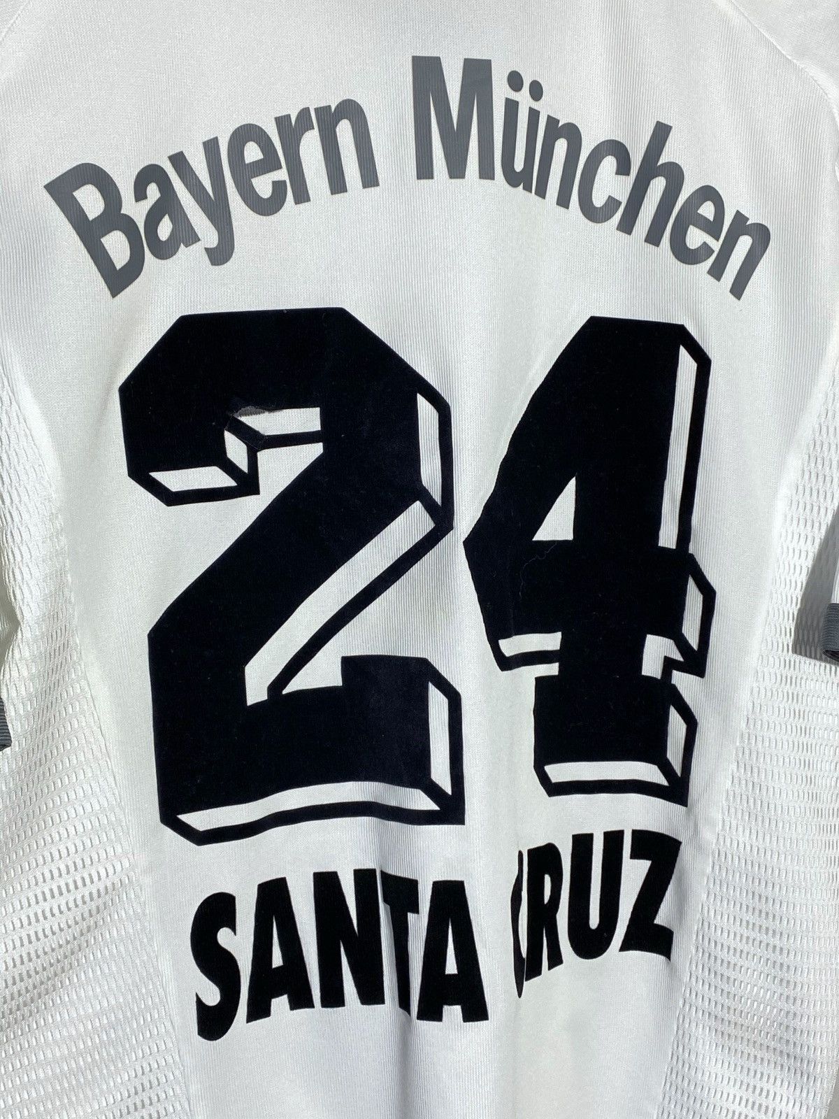 Adidas #24 Santa Cruz Bayern Munchen 2002/03 Away Adidas Jersey Size US L / EU 52-54 / 3 - 9 Thumbnail