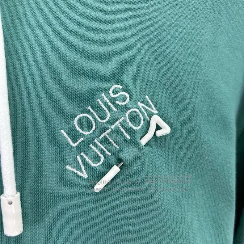 Louis Vuitton Louis Vuitton Lake green pin embroidered hooded sweatshirt Size US XS / EU 42 / 0 - 3 Thumbnail