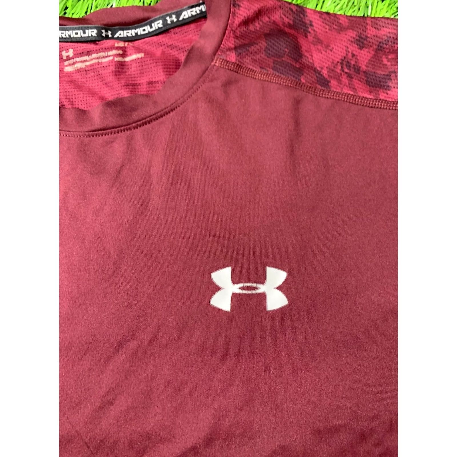 Under Armour UNDER ARMOUR Mens T-Shirt Jersey 2018 TRAINING COMPRESSION SHIRT JERSEY L Vine Short Sleeve Classic Fit Black? No color specified: Vine Size US L / EU 52-54 / 3 - 3 Thumbnail