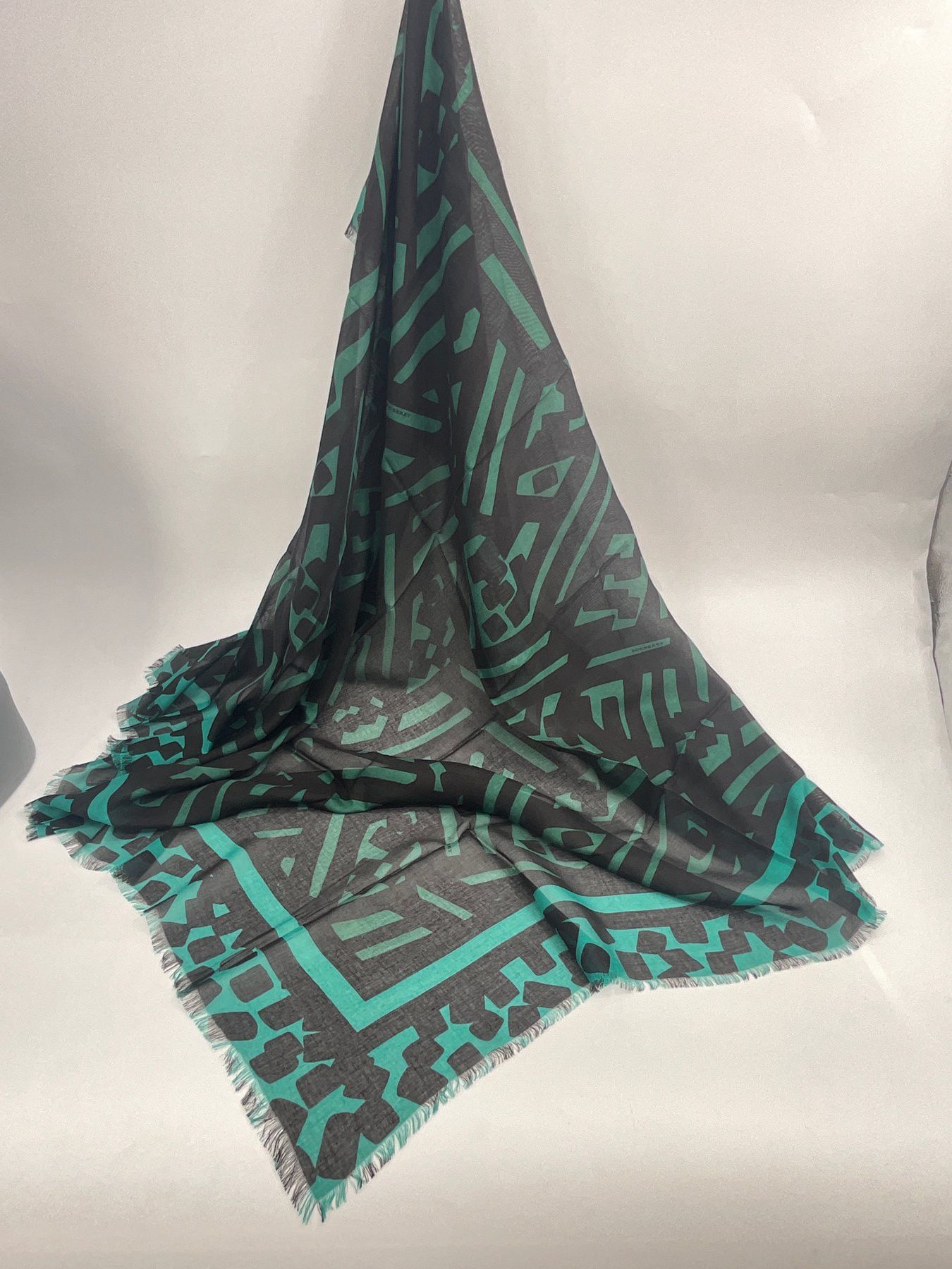 Burberry Silk stole Burberry Size ONE SIZE - 4 Thumbnail