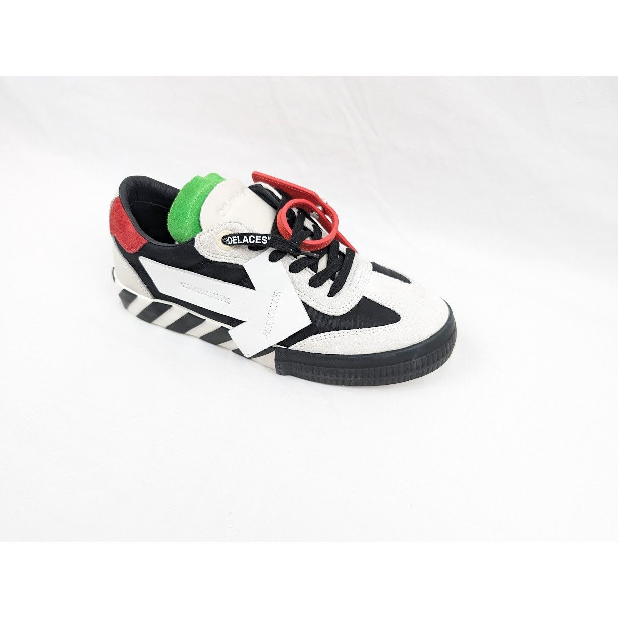 Off-White o1rshd1 Floating Arrow Low-Top Sneakers in Off White Size US 6 / EU 39 - 2 Thumbnail