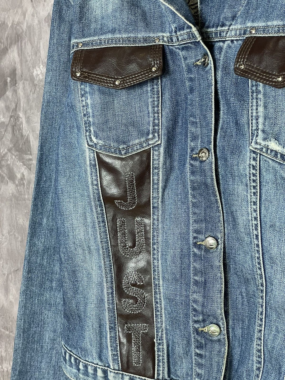 Just Cavalli × Roberto Cavalli × Vintage Vintage Roberto Cavalli Denim Jacket 90s Embroidered Size L / US 10 / IT 46 - 7 Thumbnail