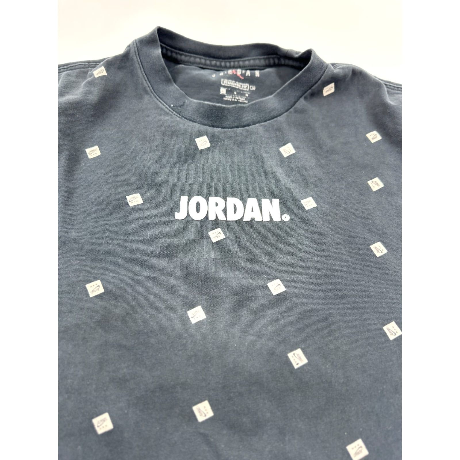 Jordan Brand Jordan Shirt Mens Large Black Allover Printed Standard Fit Short Sleeve Crewneck Size US L / EU 52-54 / 3 - 2 Thumbnail