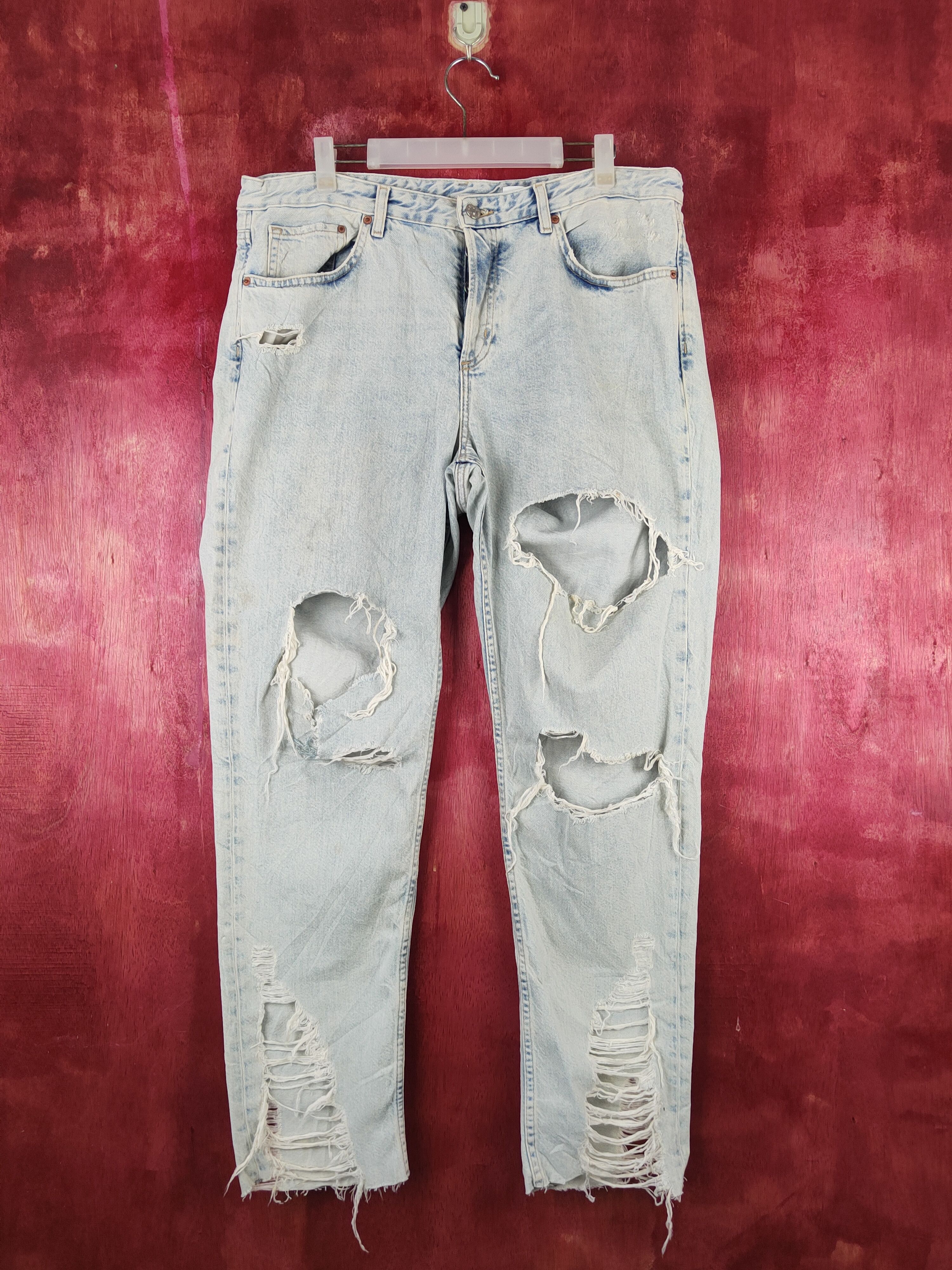 image of Distressed Denim x Vintage Denim Blue Faded Distressed Ripped Jeans S2357 in Blue Denim (Size 33)