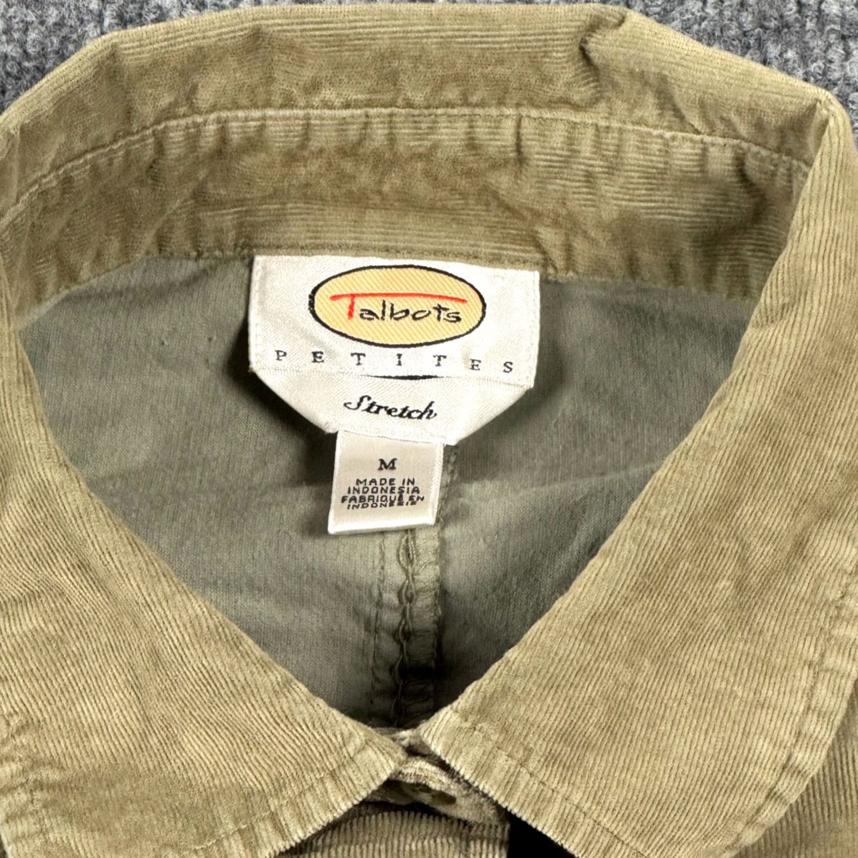Talbots Talbots Petites Corduroy Button Up Shirt LS Women M Green Fall Workwear Basic Stretch Size M / US 6-8 / IT 42-44 - 4 Thumbnail