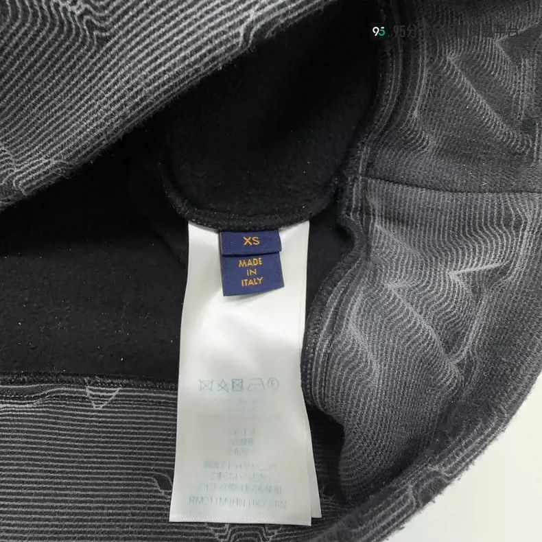Louis Vuitton Louis Vuitton 2054 Series Full Logo Classic Hoodie Size US XS / EU 42 / 0 - 5 Thumbnail