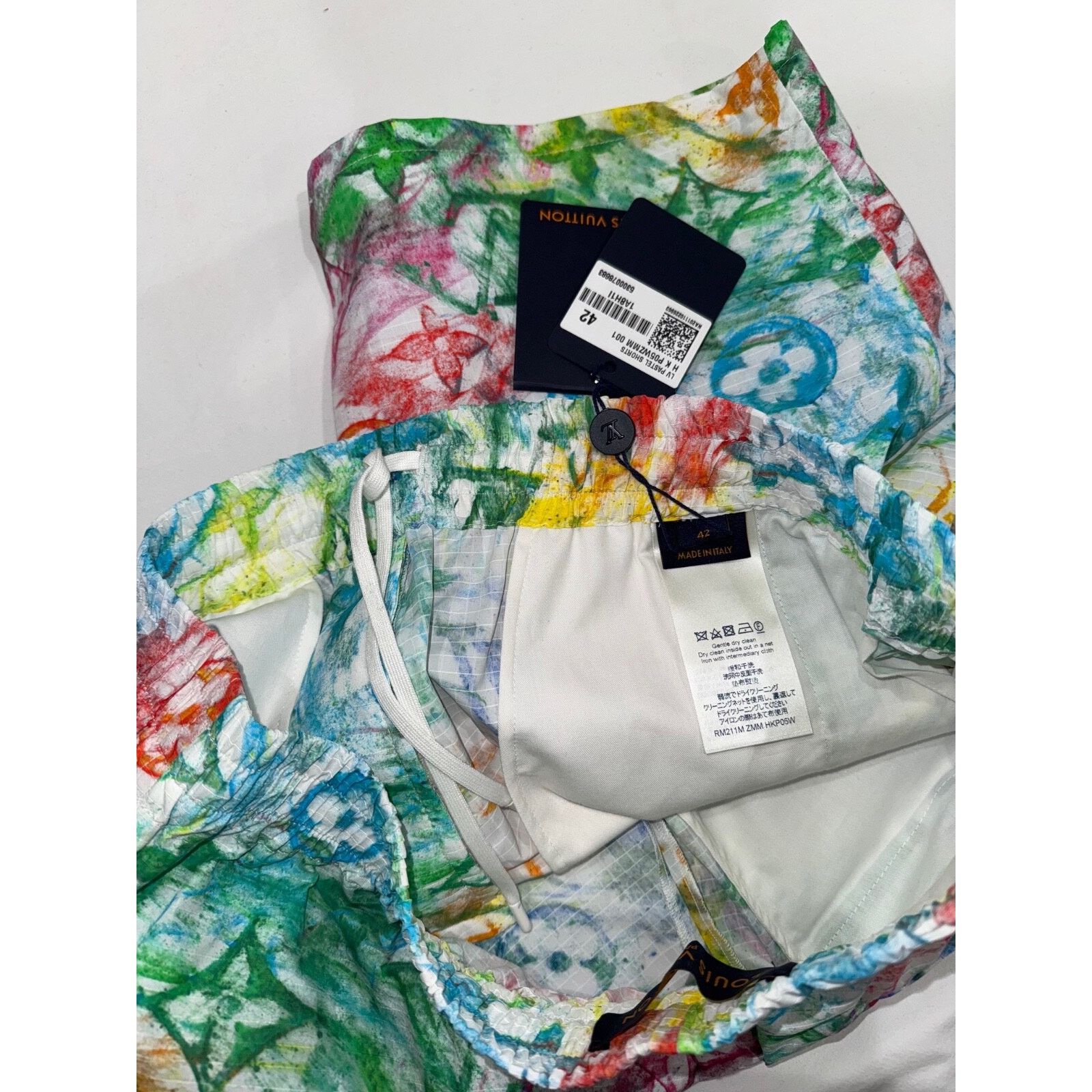 Louis Vuitton Louis Vuitton LV Pastel Monogram Logo Multicolor Watercolor Size US 26 / EU 42 - 10 Thumbnail