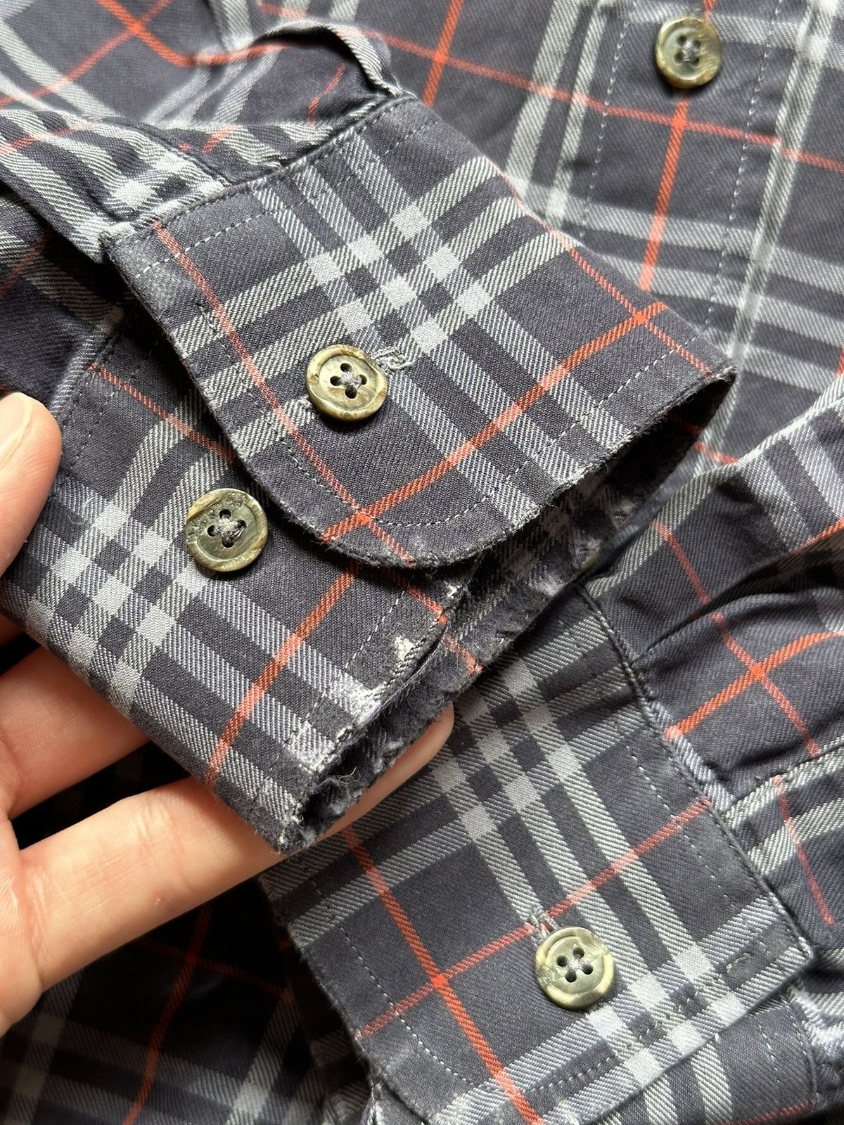 Burberry Vintage Burberry London Nova Check Plaid Shirt Button Size M Size US M / EU 48-50 / 2 - 6 Thumbnail
