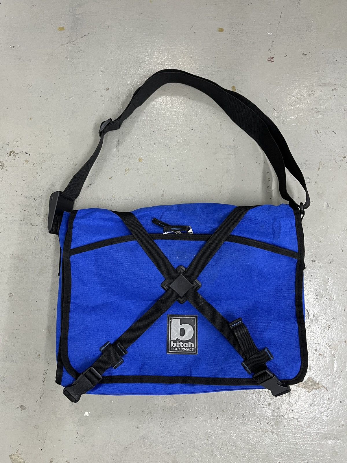 Hook-Ups Vintage 90s Rare Bitch Skateboards Large Messenger Sling Bag Size ONE SIZE - 7 Thumbnail