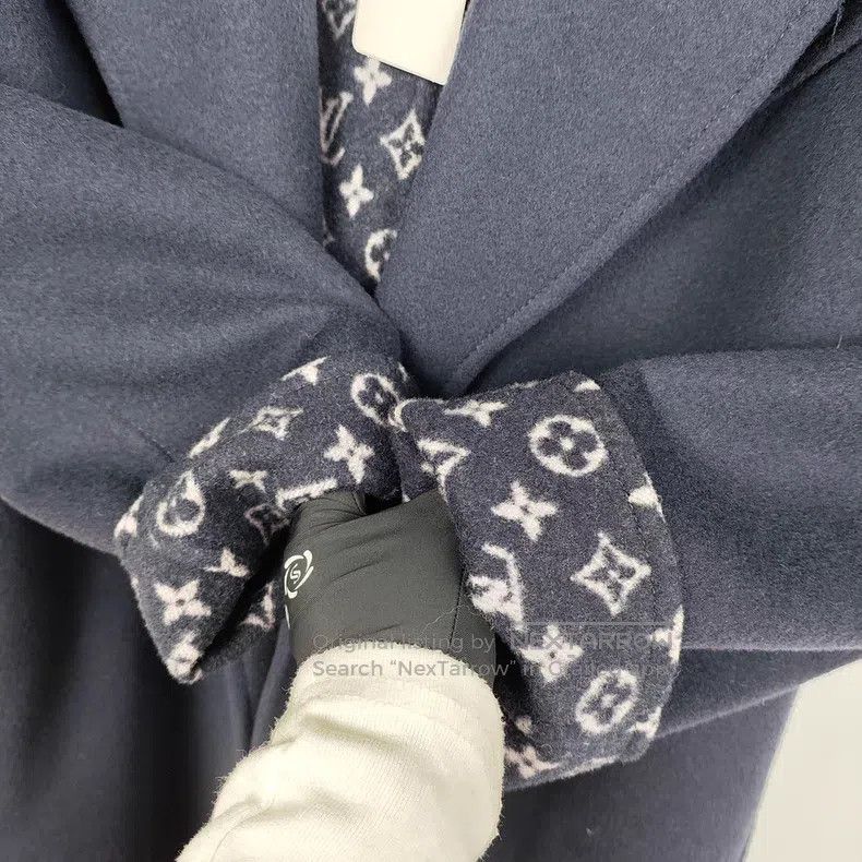 Louis Vuitton Louis Vuitton Navy blue wool coat Size S / US 4 / IT 40 - 4 Thumbnail
