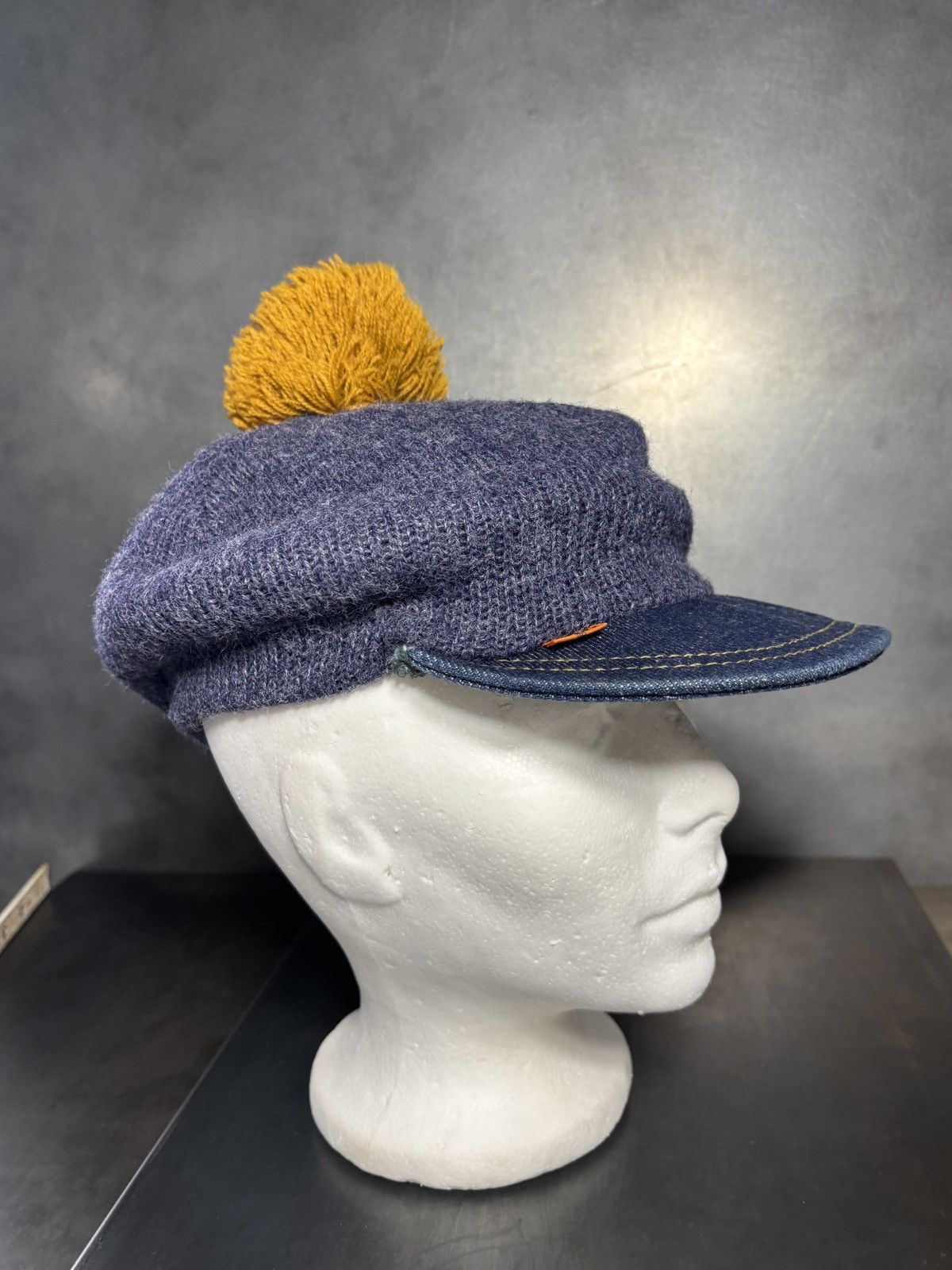 Levi's 1970s Levi's Orange Tab Hat Vintage Ski Pom Pom Brim Beanie Size ONE SIZE - 12 Thumbnail