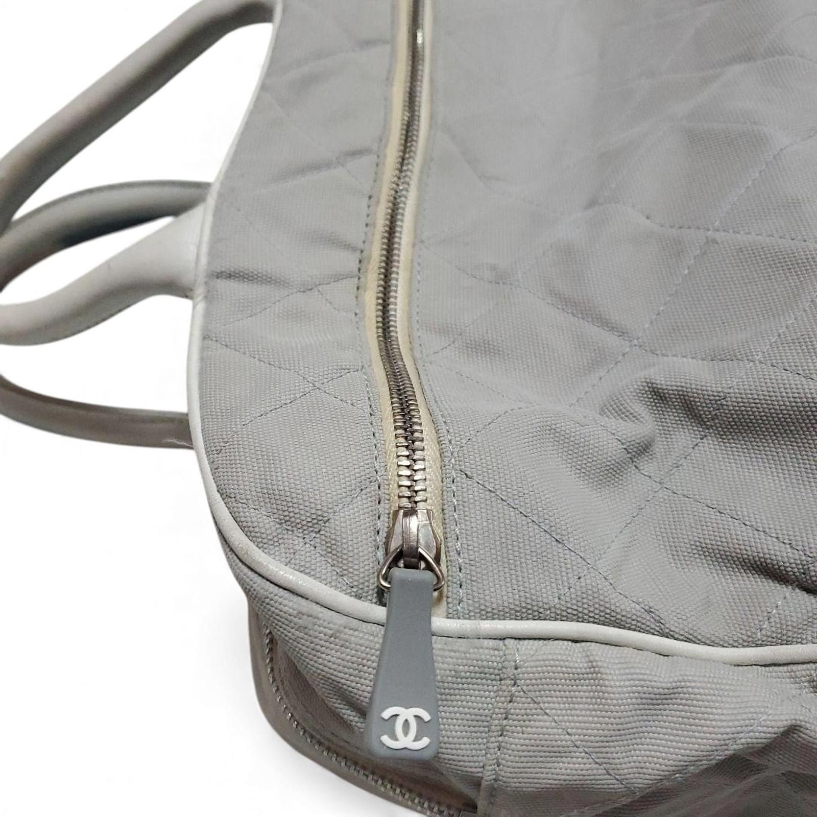 Chanel Chanel - Quilted Grey Large Handbag Size ONE SIZE - 3 Thumbnail