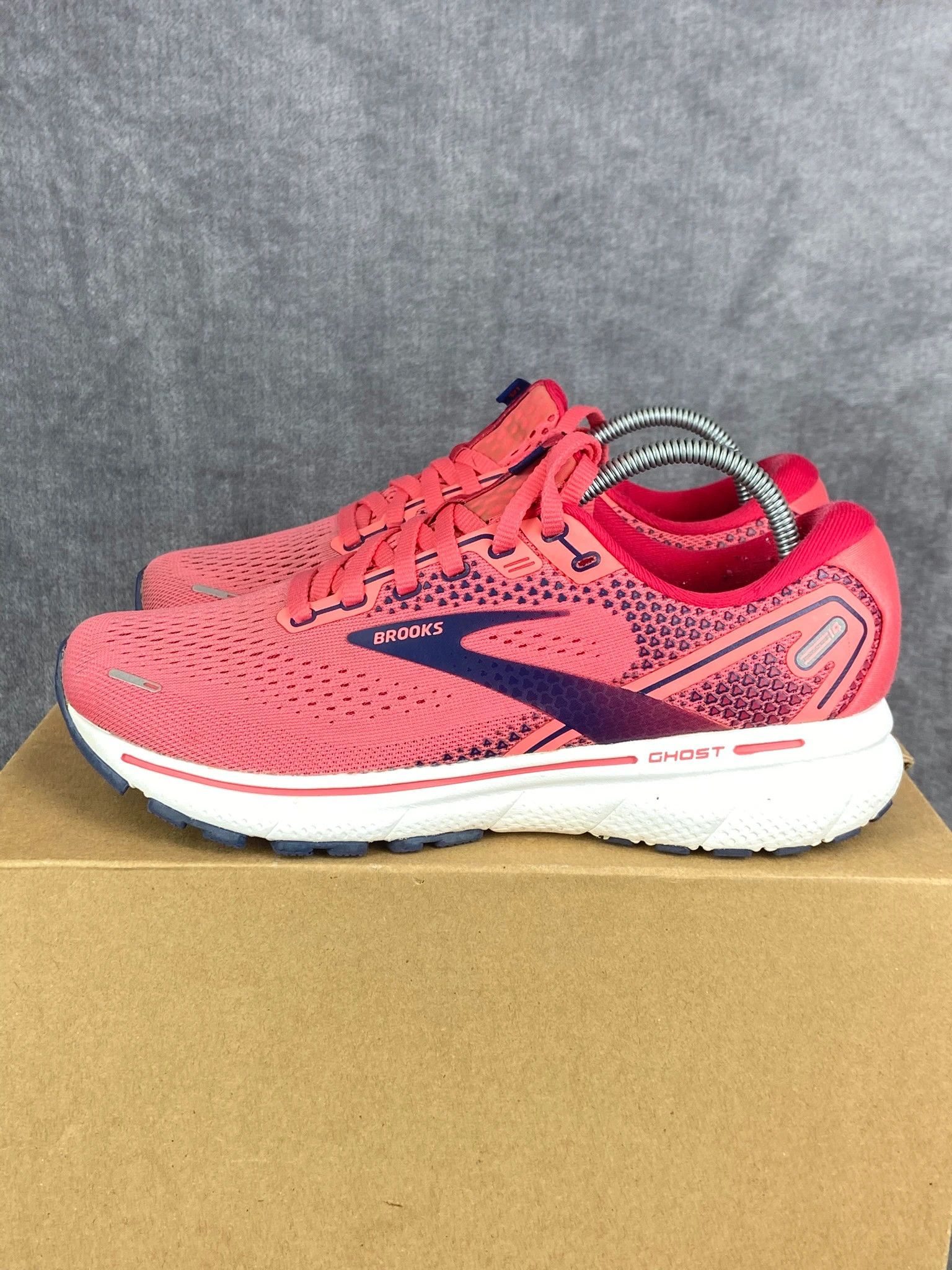 Brooks Brooks Hyperion GTS pink lightweight running sneakers Size US 5.5 / EU 38 - 2 Thumbnail