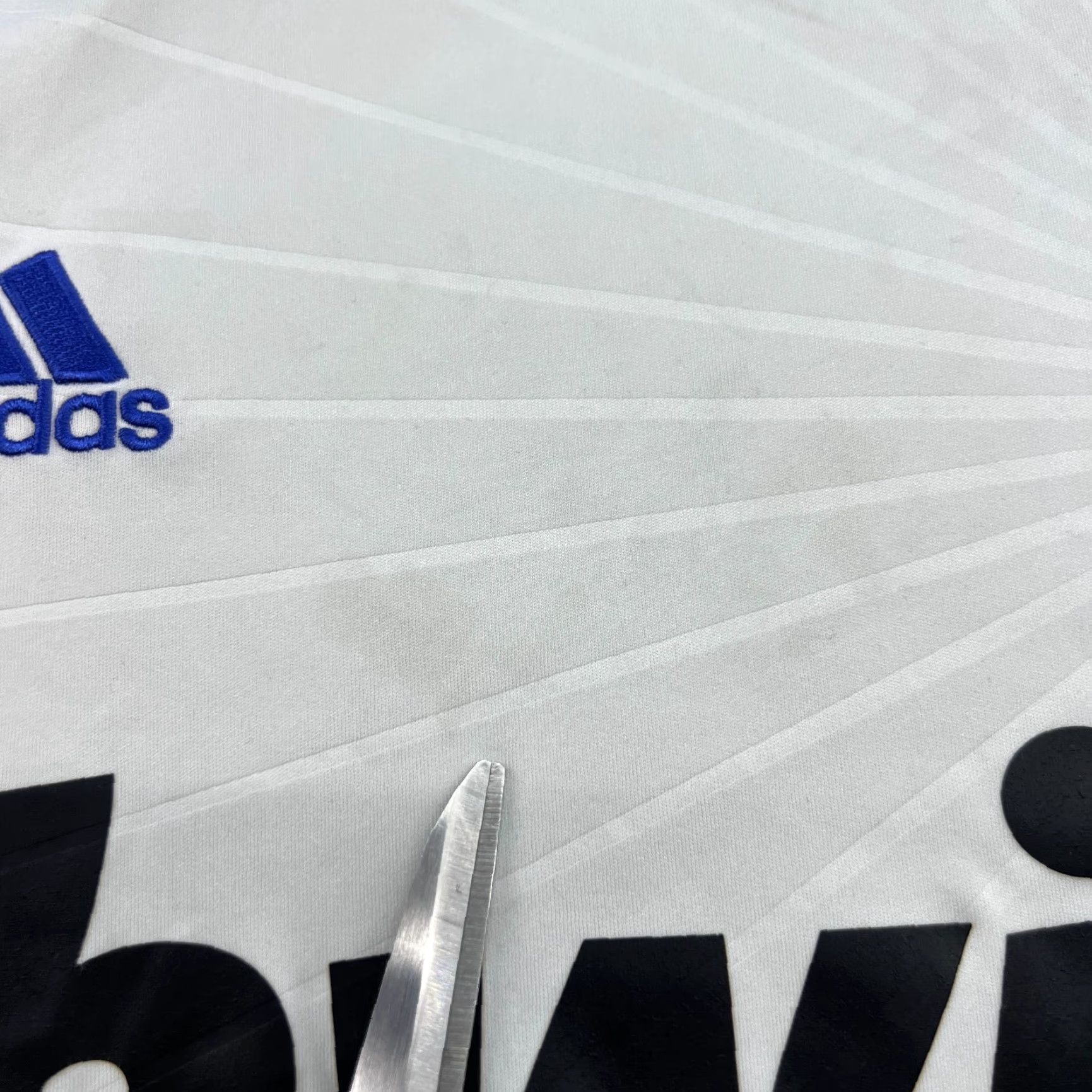 Adidas VINTAGE Real Madrid 2010 2011 Home Football Jersey Mens Medium Shirt White Adidas Size US M / EU 48-50 / 2 - 5 Thumbnail