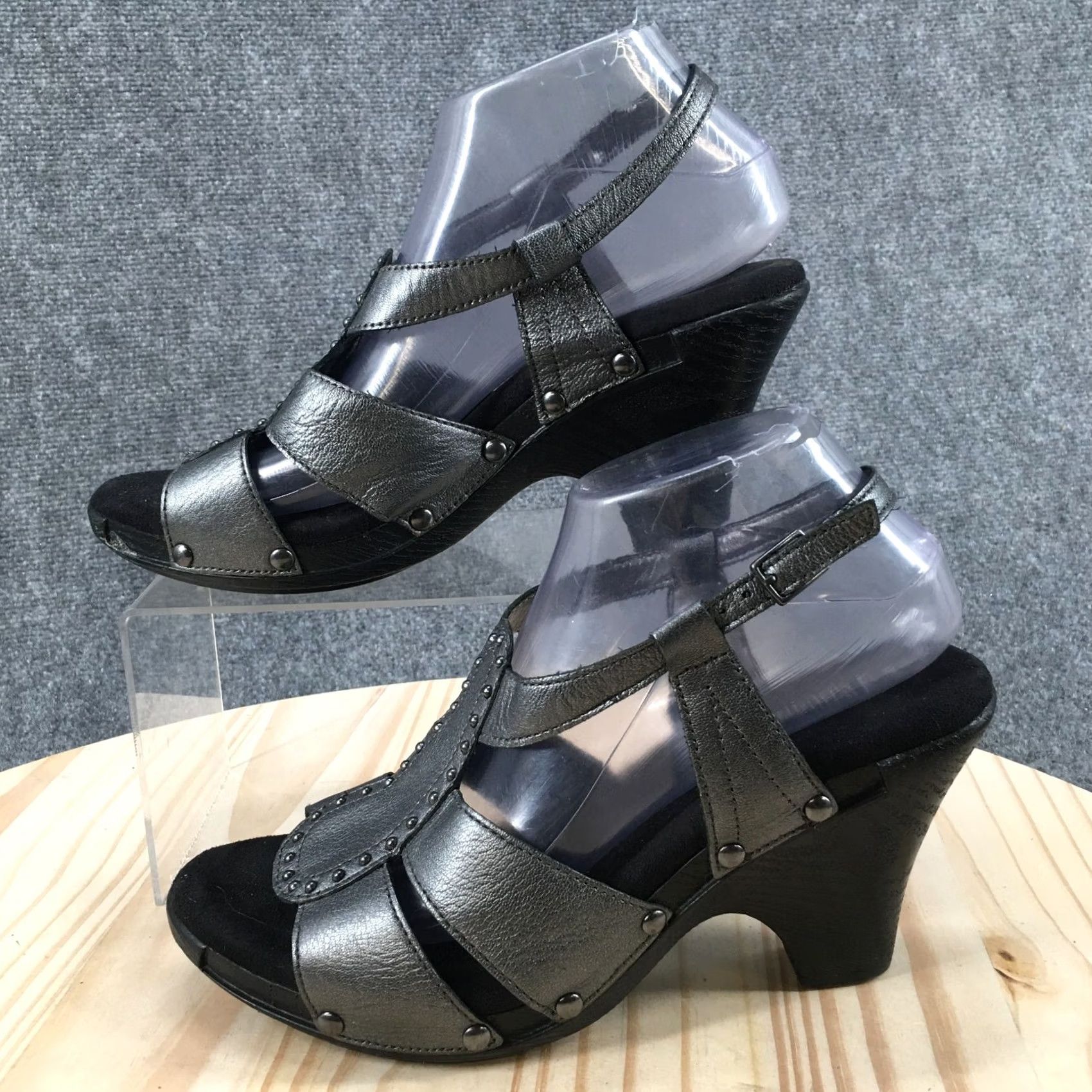 Vintage White Mountain Sandals Womens 9.5 M King Fish Slingback Silver Leather Studded Sandal Size US 10 / IT 40 - 2 Thumbnail