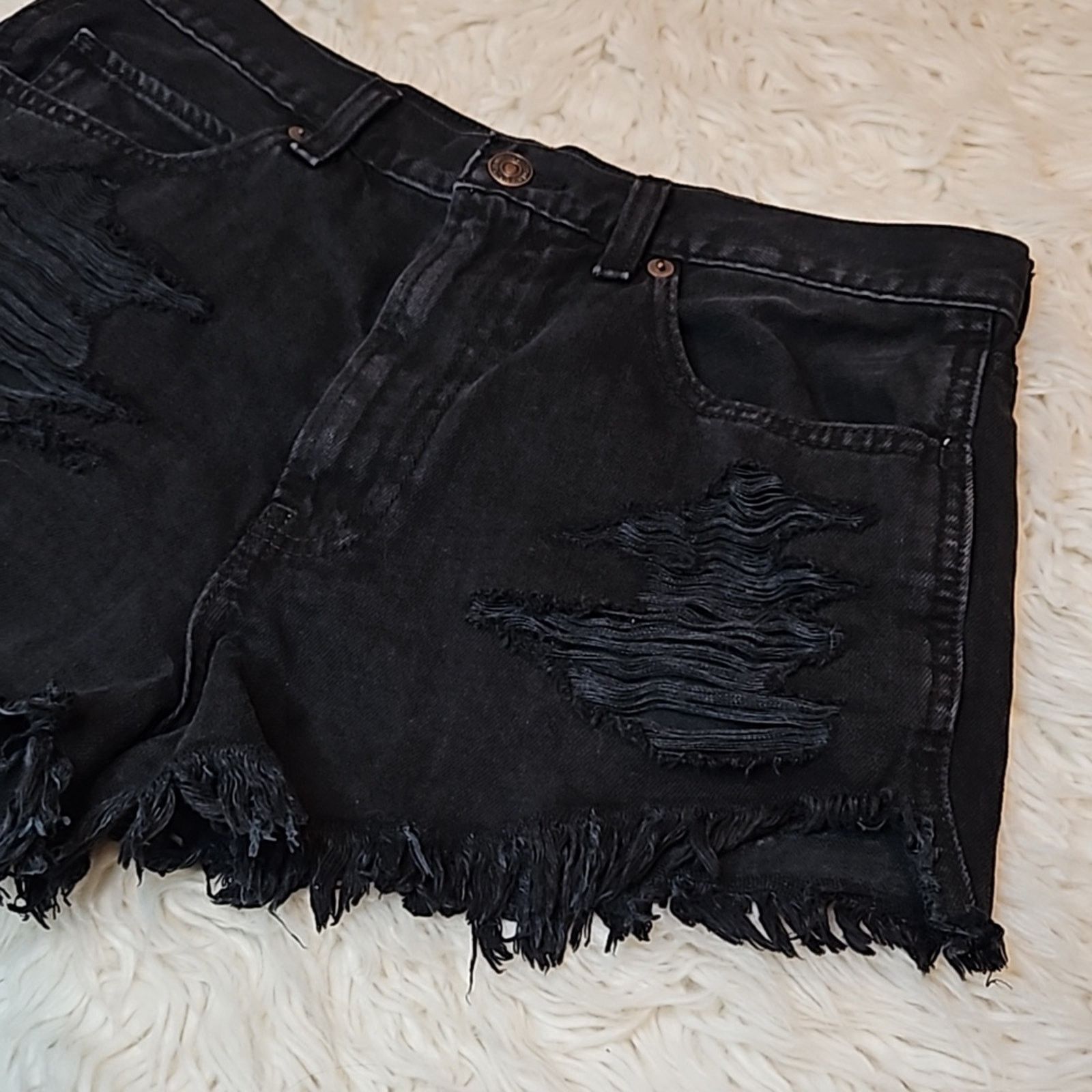 Abercrombie & Fitch Abercrombie & Fitch Black High Rise Cut off Jean shorts Size 28" / US 6 / IT 42 - 2 Thumbnail