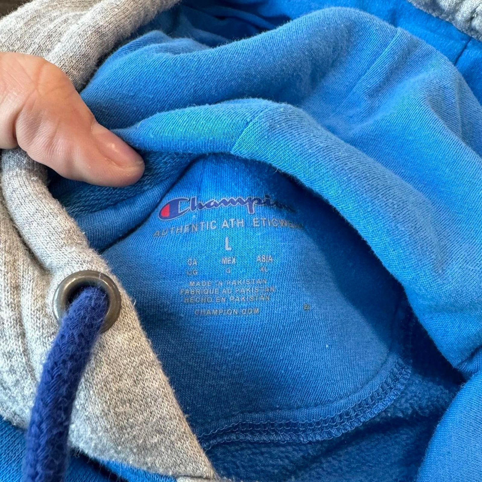Champion Distressed Blue and grey Champion hoodie Size US L / EU 52-54 / 3 - 4 Thumbnail