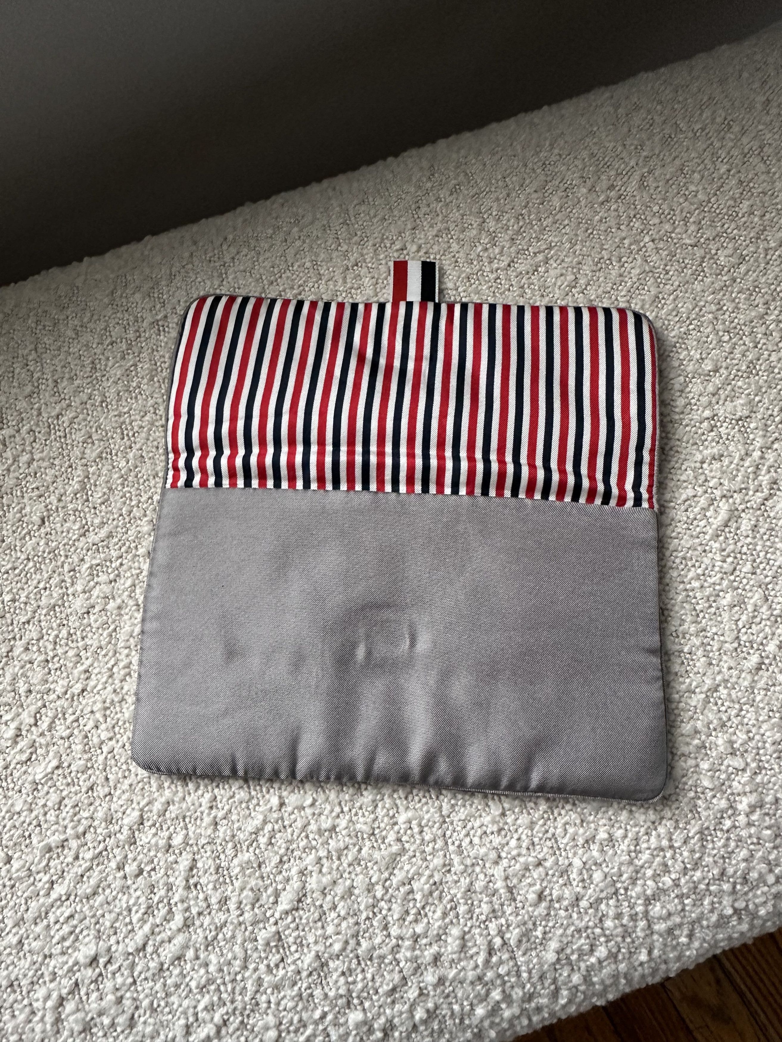 Thom Browne Thom Browne Cloth Eye Mask/Repurpose Clutch Silk Purse Size ONE SIZE - 5 Thumbnail