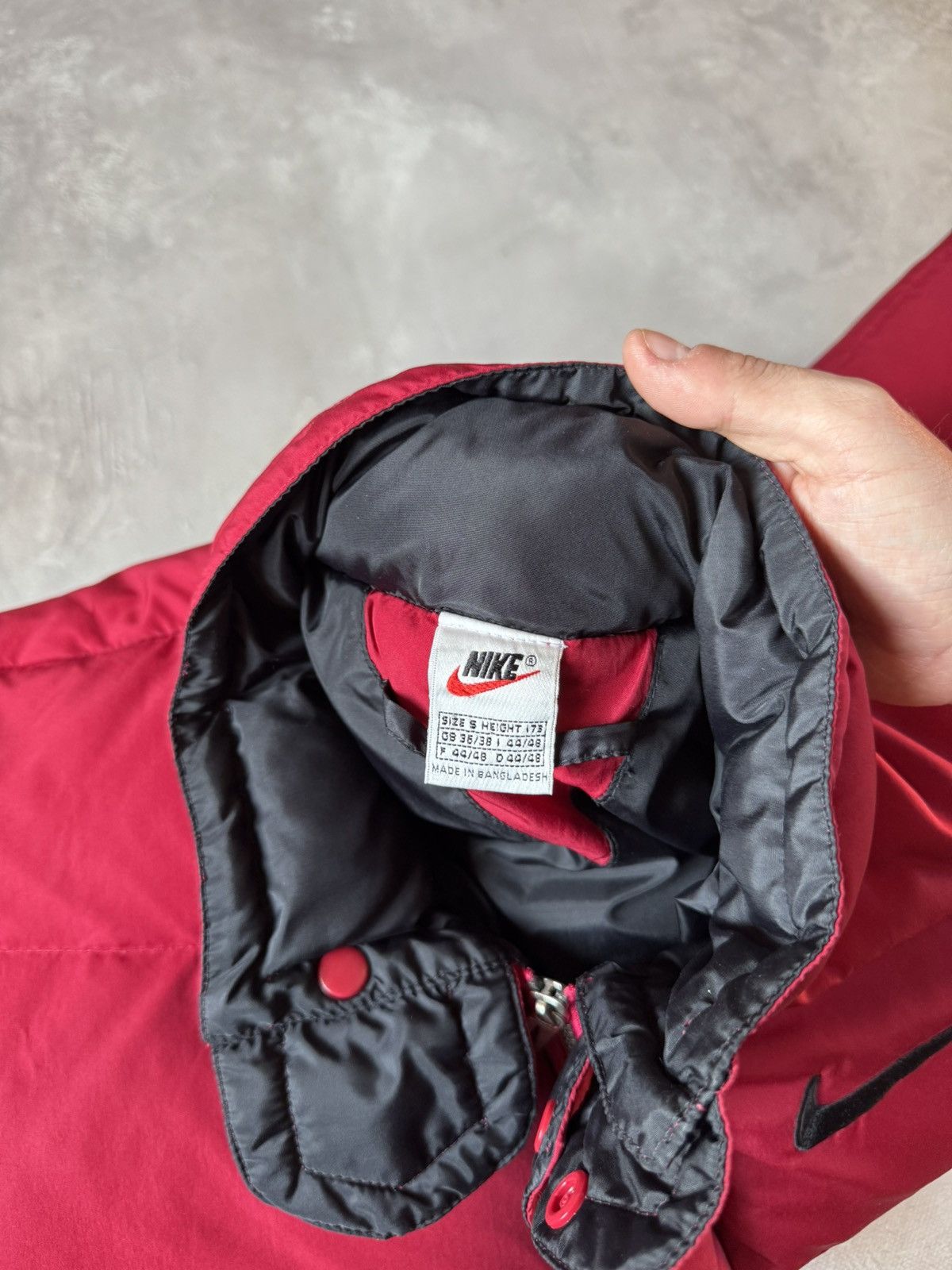 Nike Vintage Nike Big Swoosh Y2k Red Down Puffer Jacket Size US S / EU 44-46 / 1 - 12 Thumbnail