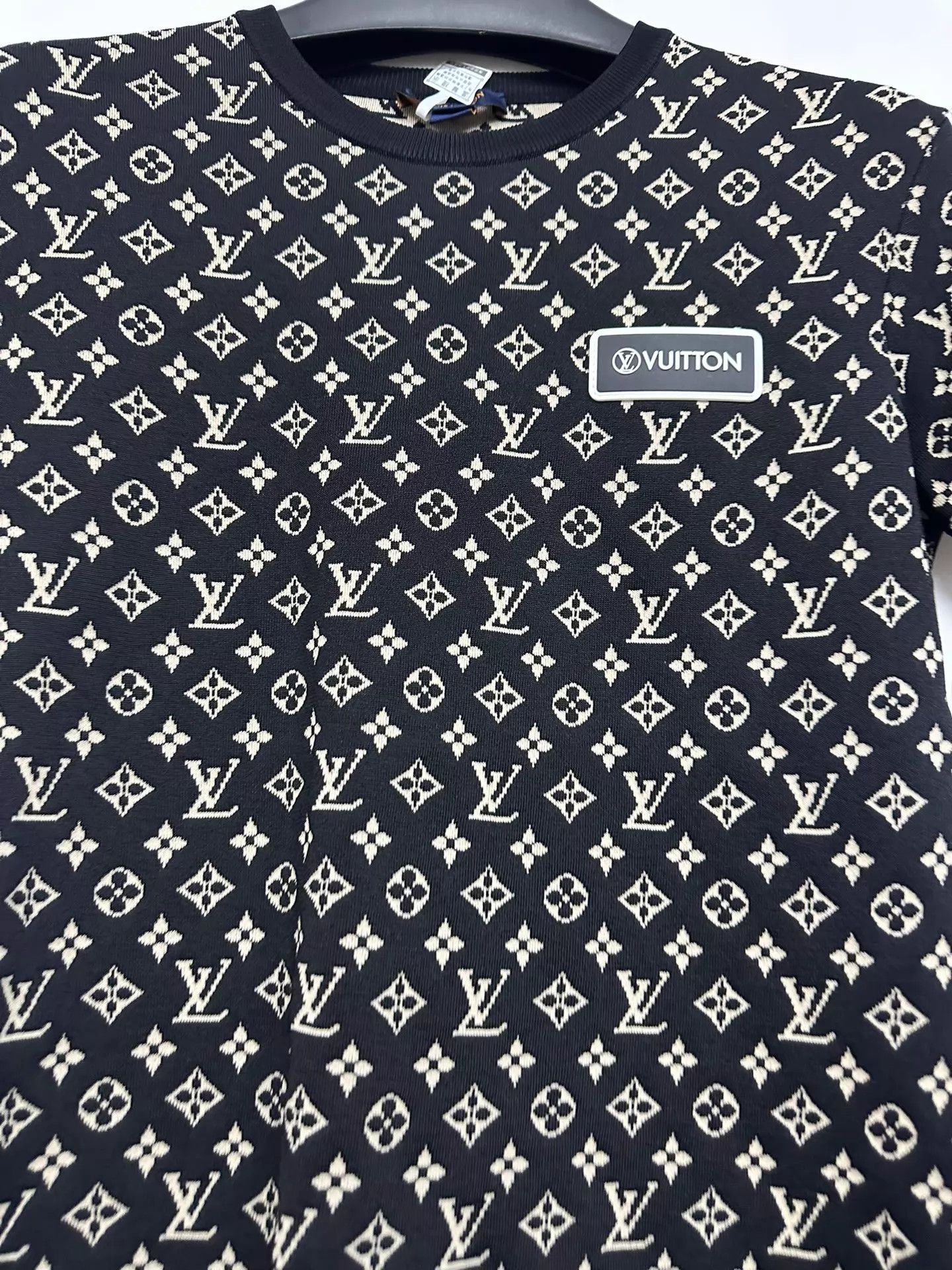 Louis Vuitton LV All-Over Print Top M 41/88/64 Size M / US 6-8 / IT 42-44 - 5 Thumbnail