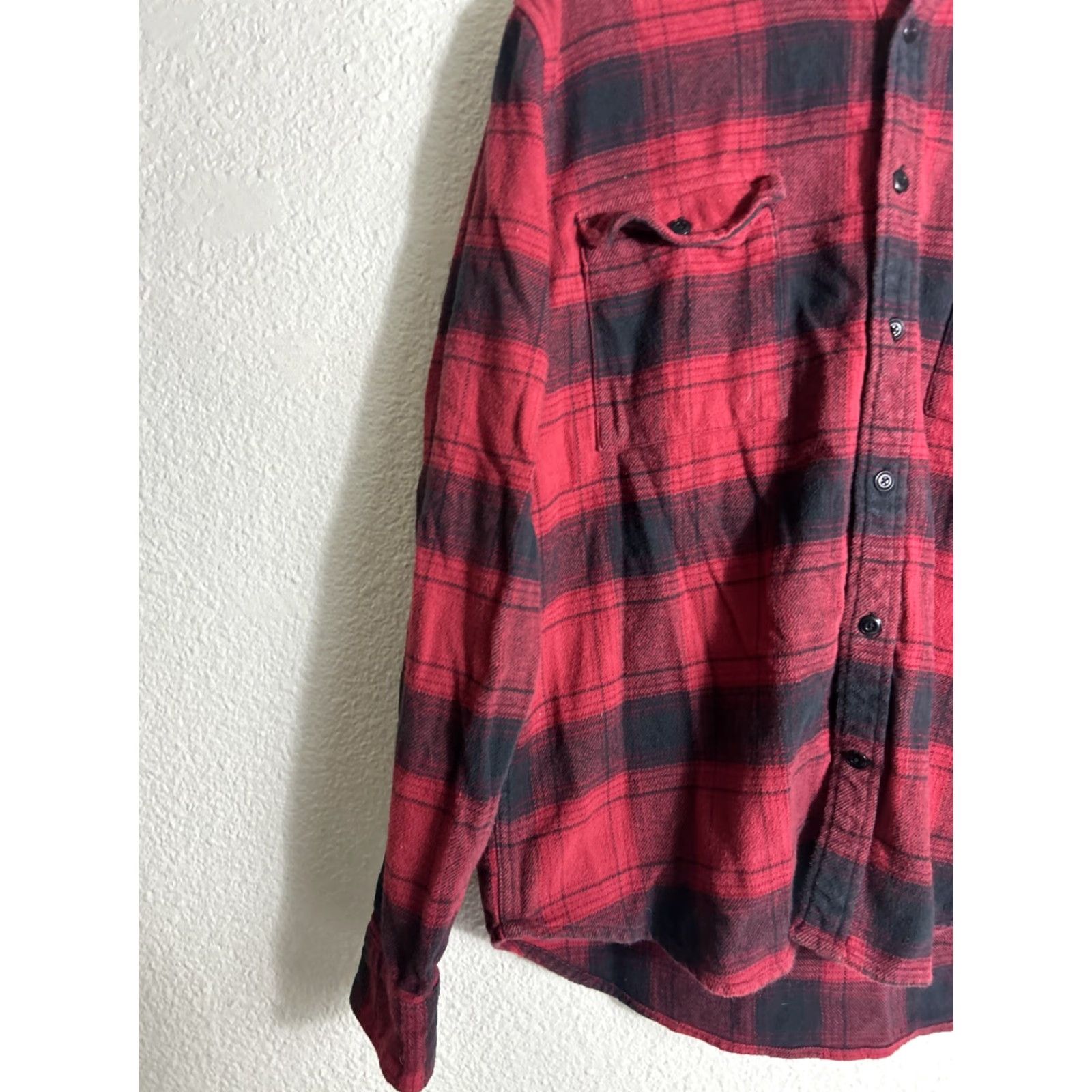 Lucky Brand Lucky Brand Mens XL Classic Fit Flannel Shirt Red Black Plaid Flaws Buttons Size US XL / EU 56 / 4 - 2 Thumbnail