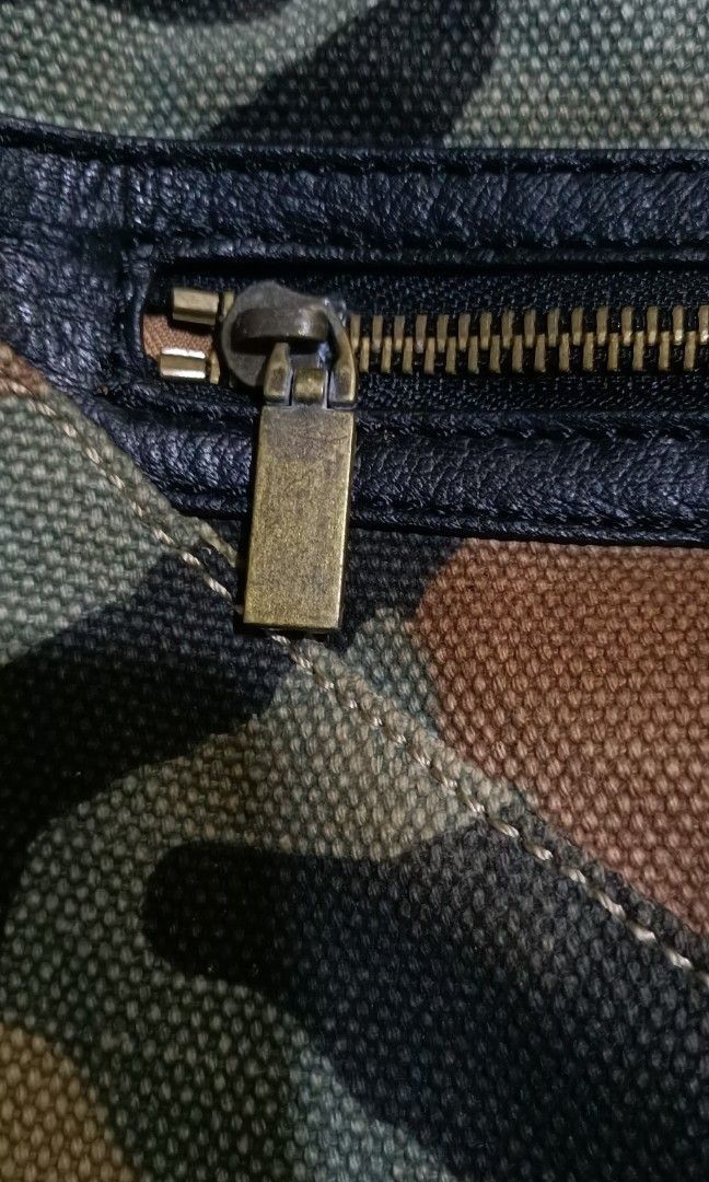 Issey Miyake Tete Homme x Issey Miyake Camo Canvas Shoulder Bag Size ONE SIZE - 4 Thumbnail