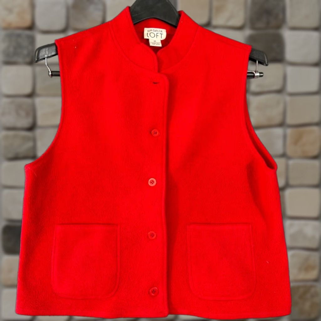 Ann Taylor ANN TAYLOR LOFT Fleece Vest Womens M Red Button Front Pockets Classic Vintage Vest Mens? Size M / US 6-8 / IT 42-44 - 1 Thumbnail