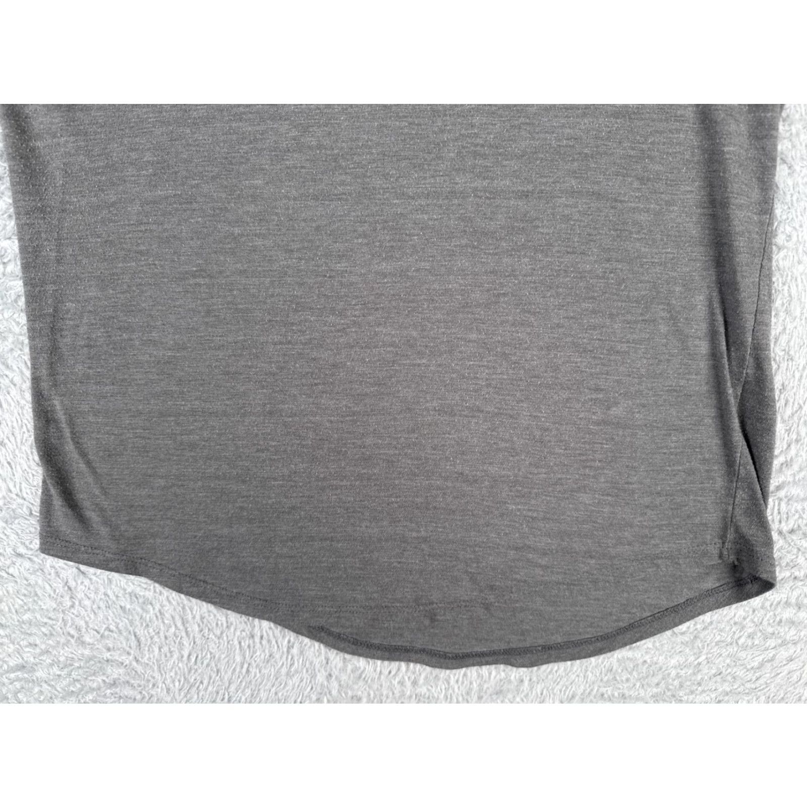 The North Face The North Face Shirt Womens Medium Gray Short Sleeve Crew Neck Polyester Blend Size M / US 6-8 / IT 42-44 - 5 Thumbnail
