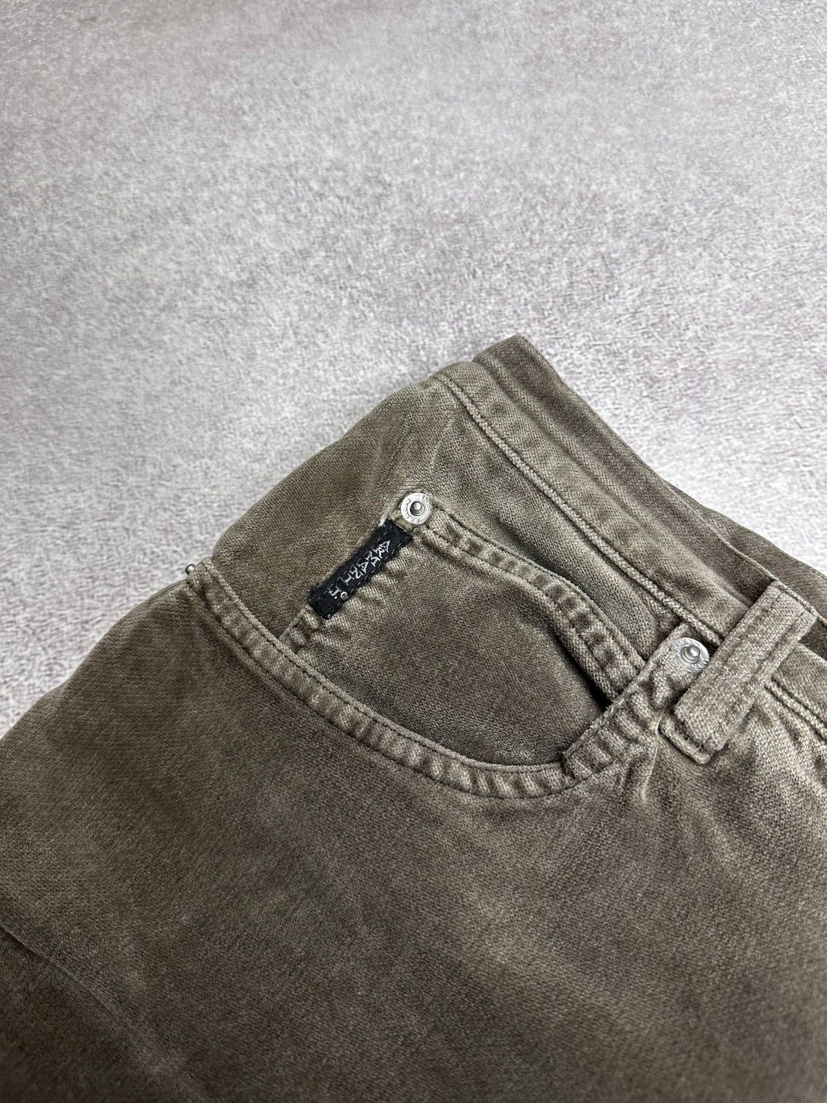 Emporio Armani Vintage Armani Metal Logo Corduroy Relaxed Pants 32 Size US 32 / EU 48 - 6 Thumbnail