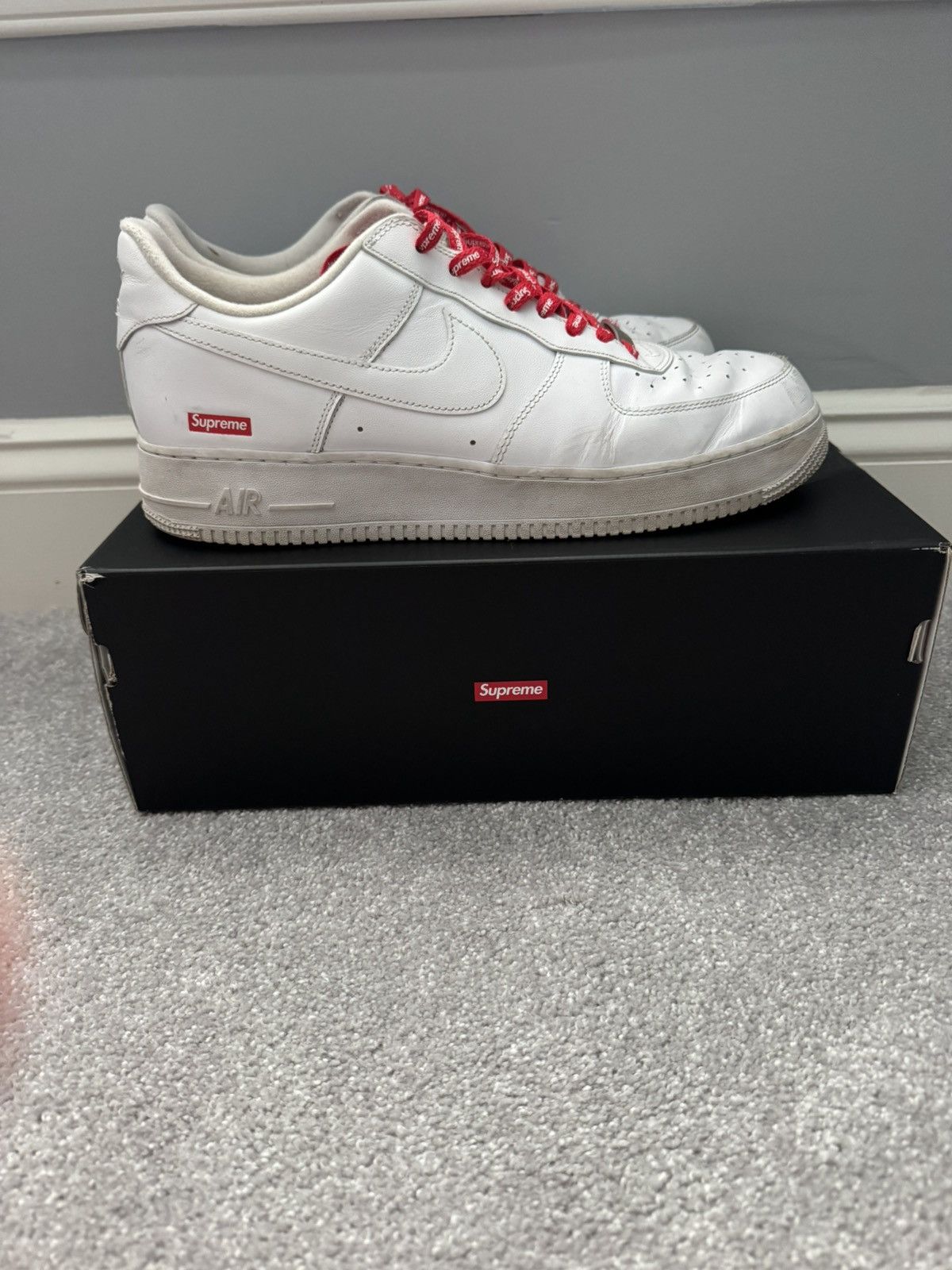 Nike × Supreme Supreme Air Force 1 Low White Size US 12 / EU 45 - 3 Thumbnail