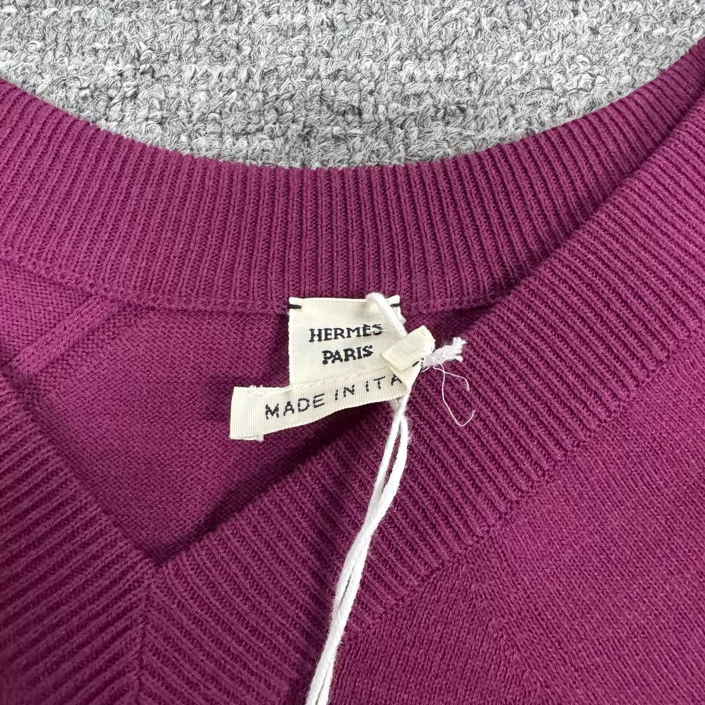 Hermes Hermes Fuchsia V-neck knit dress 36 NWT Size XS / US 0-2 / IT 36-38 - 6 Thumbnail